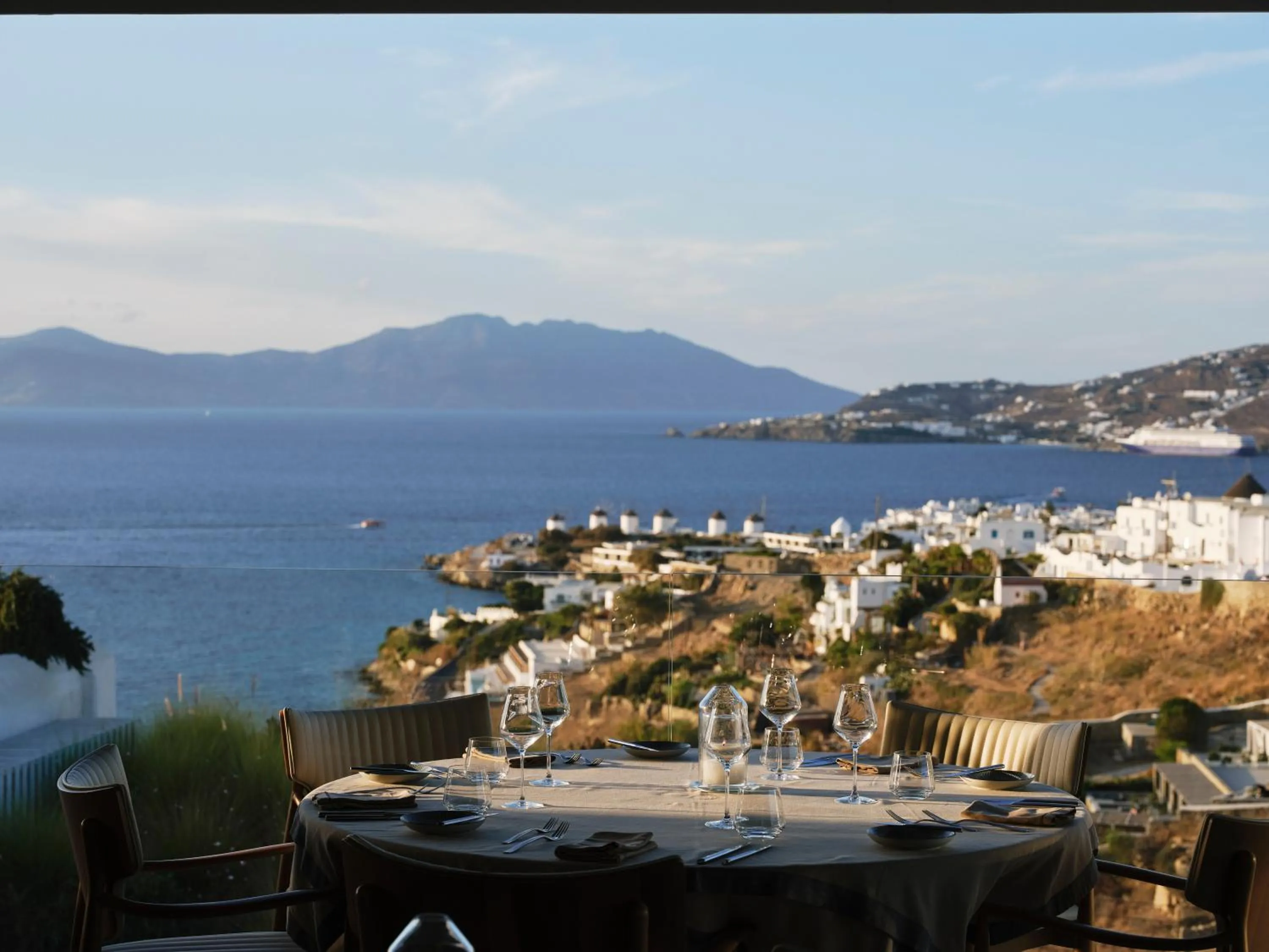 Restaurant/places to eat in Myconian Kyma, a Member of Design Hotels