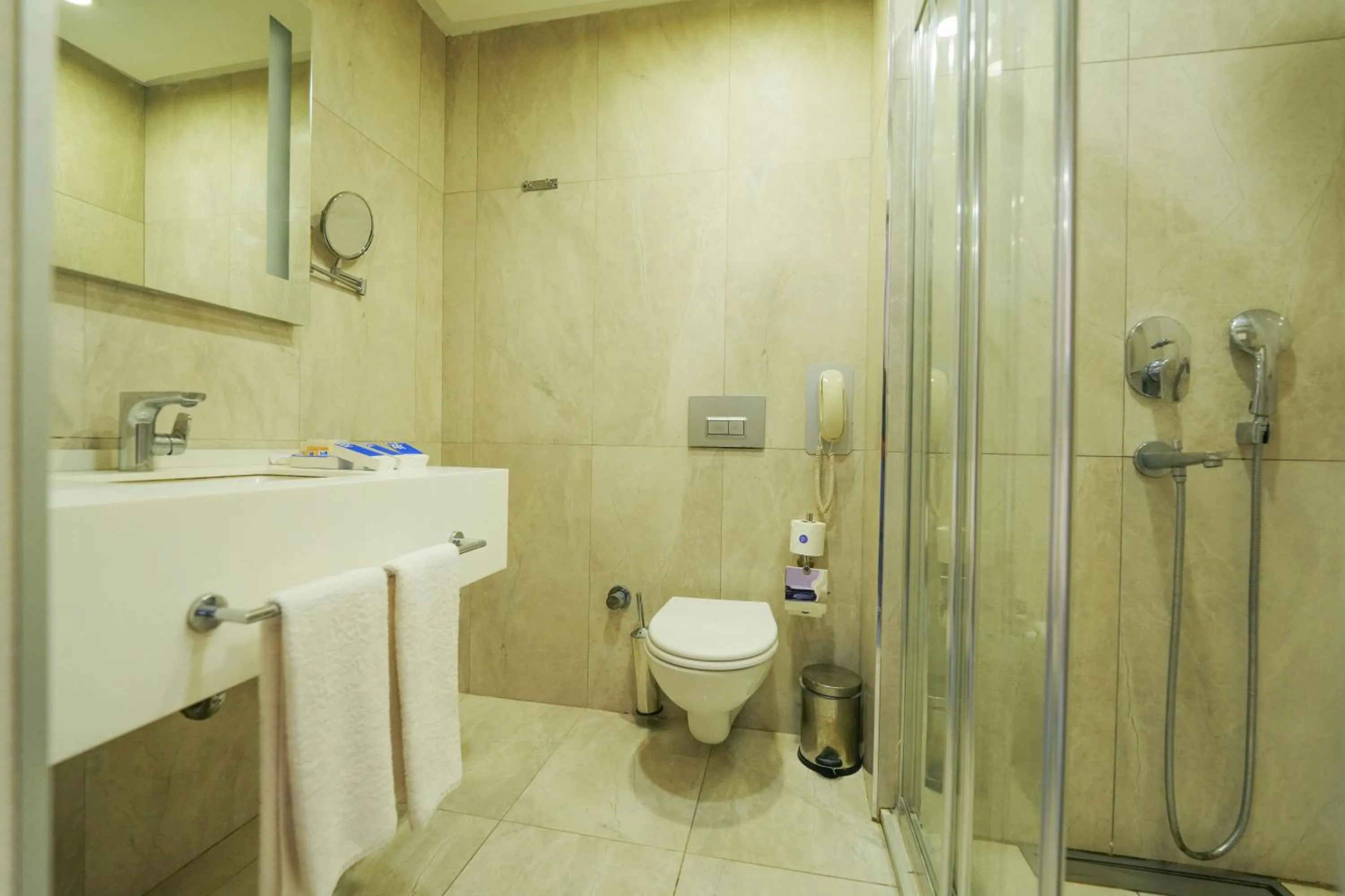 Shower in Trip Bosphorus Taksim Hotel