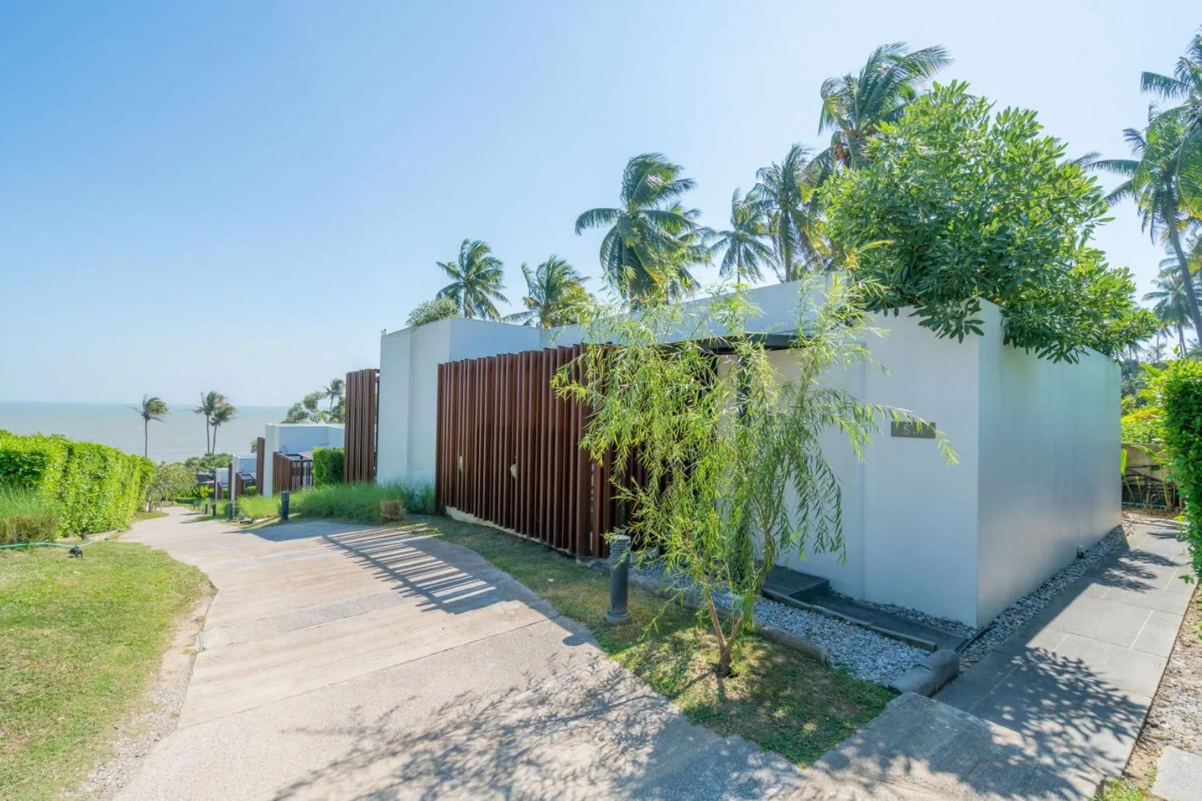 Garden in SEAnery Beach Resort