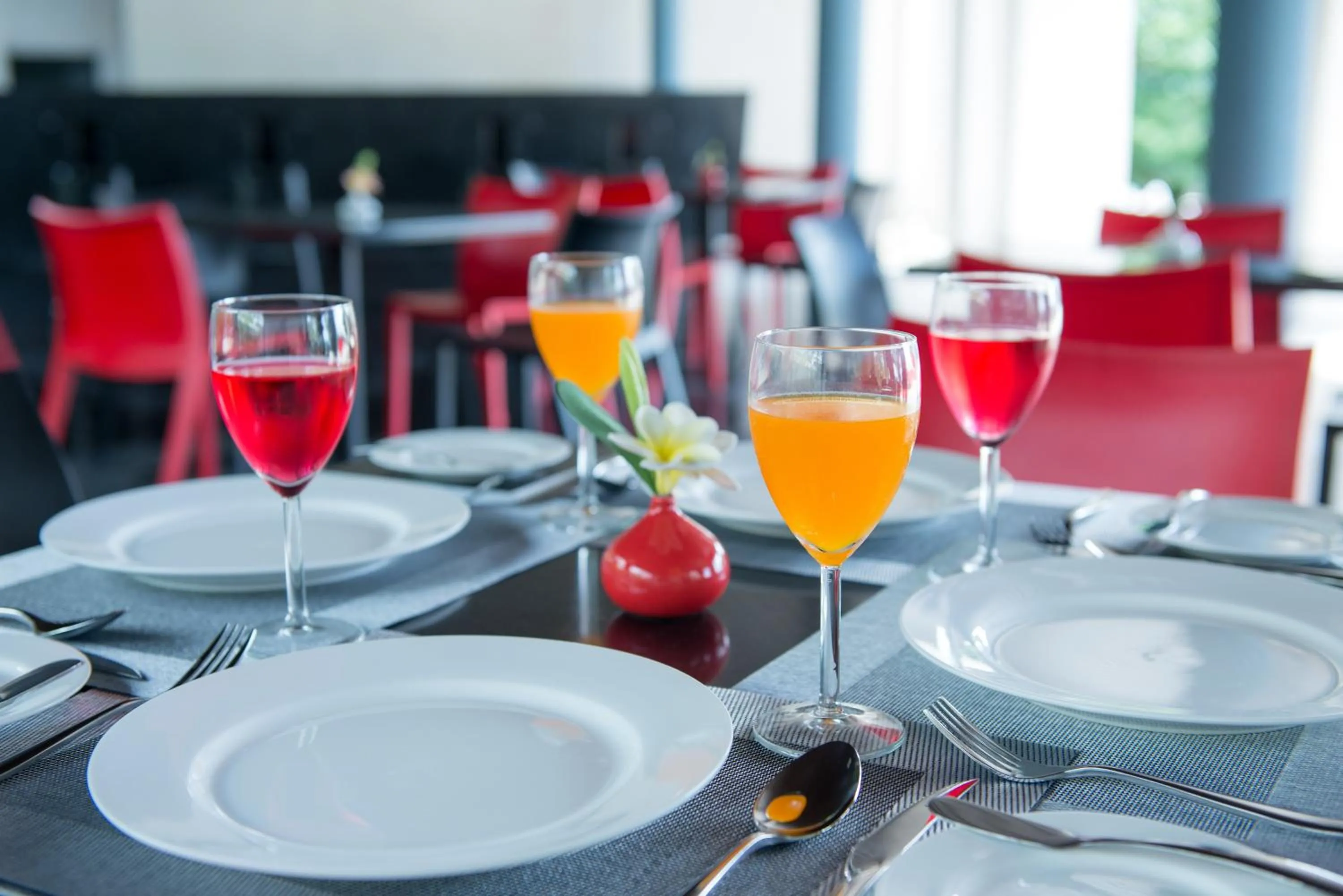 Restaurant/places to eat in SEAnery Beach Resort