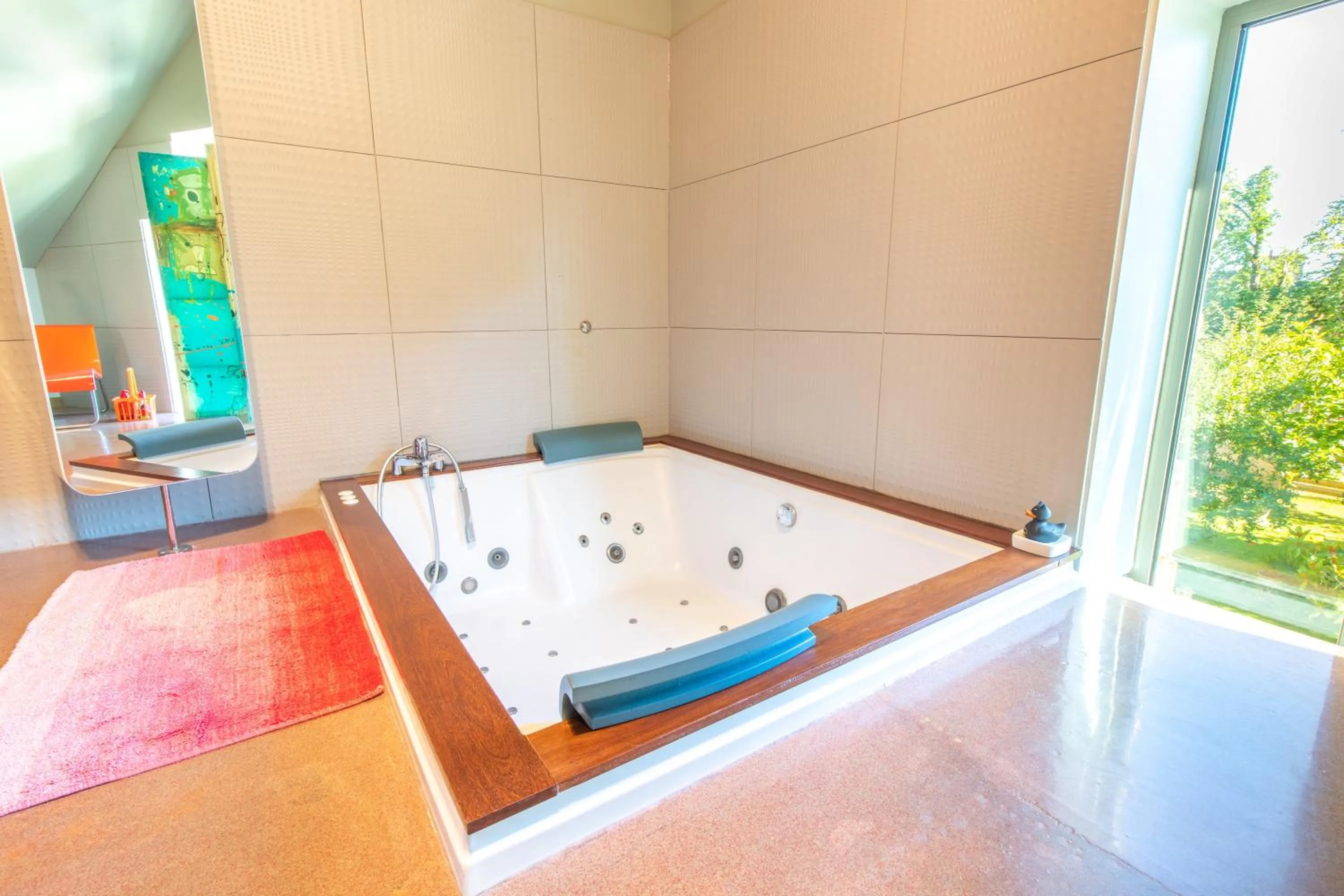 Hot Tub in Presbytère de Pancé