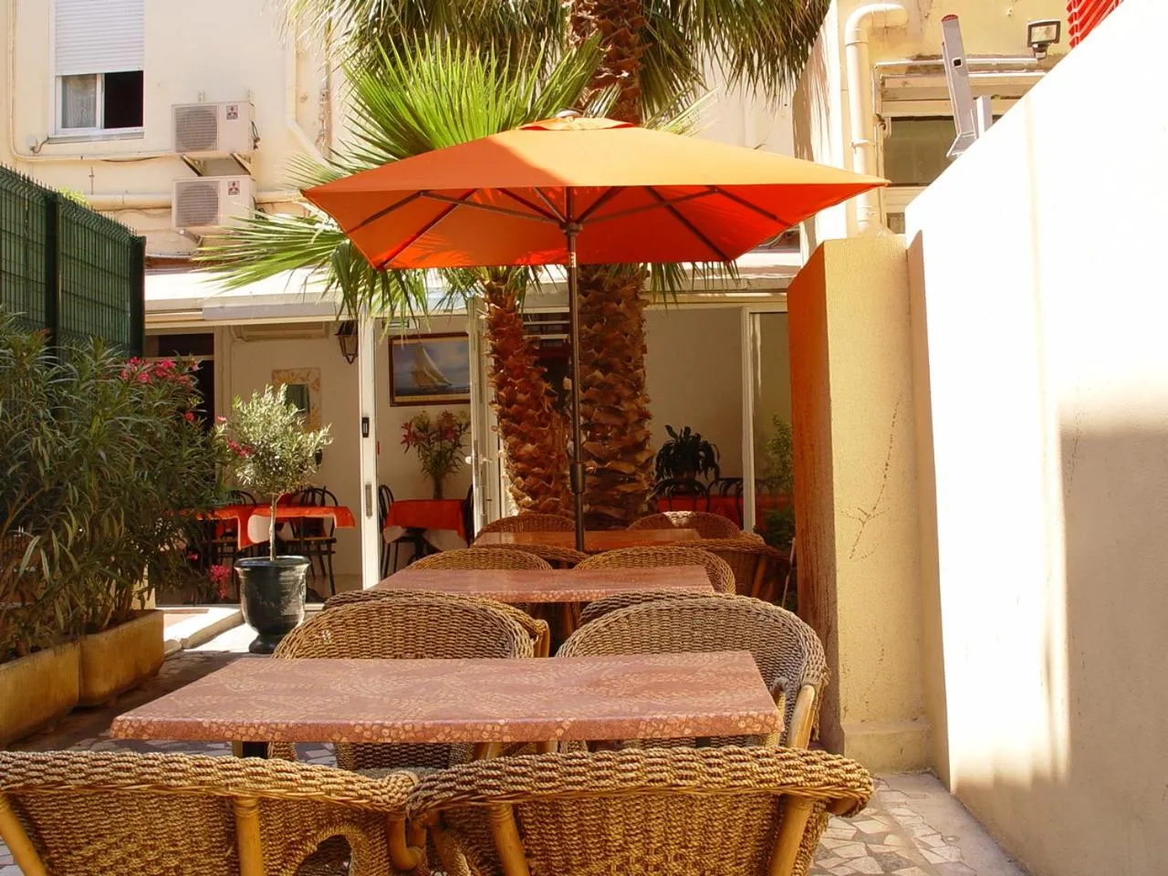 Balcony/Terrace in Hôtel Belle Vue d'Angleterre
