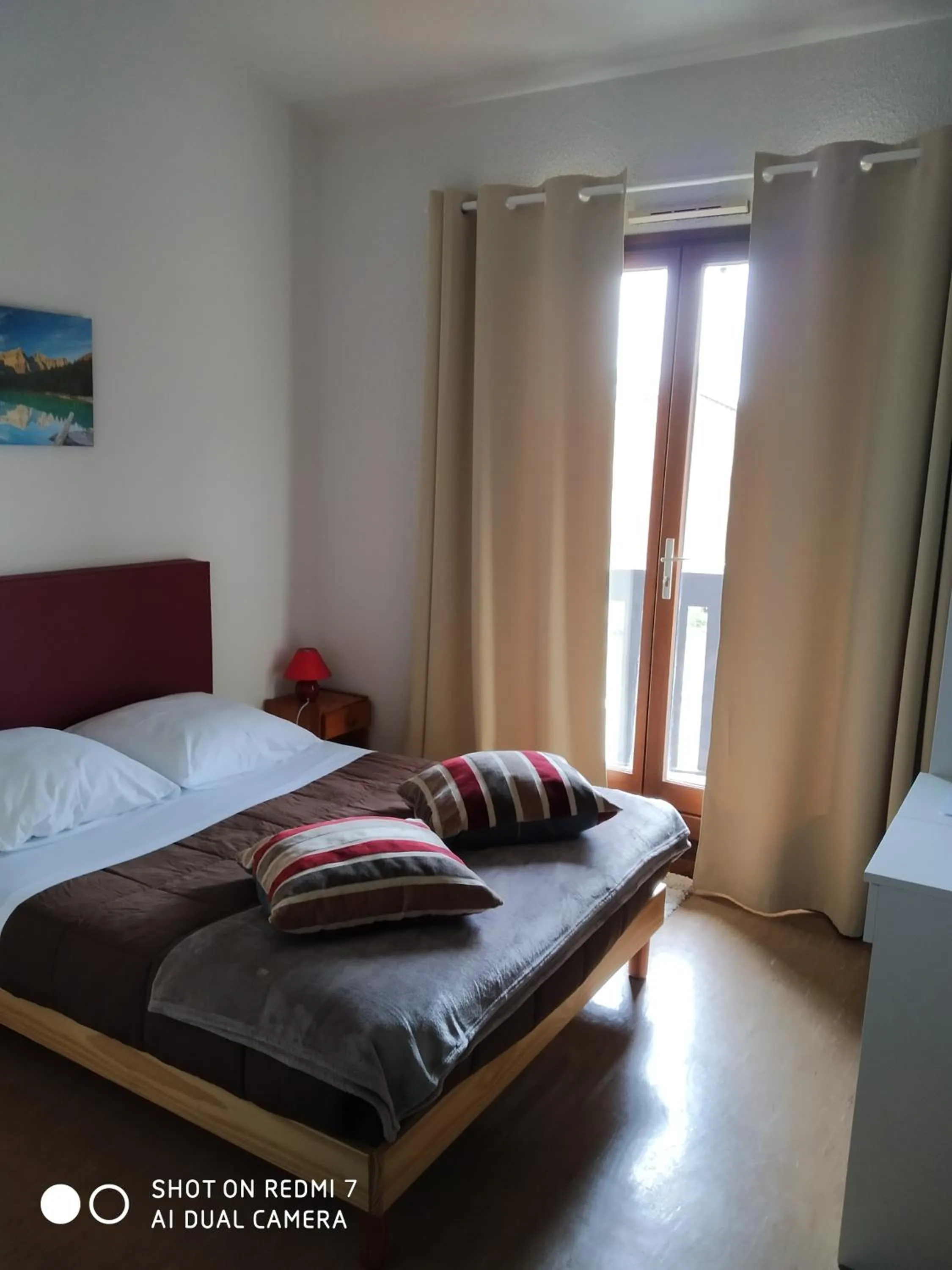 Photo of the whole room, Bed in Chalet Hotel Les Marmottes 2 étoiles NN