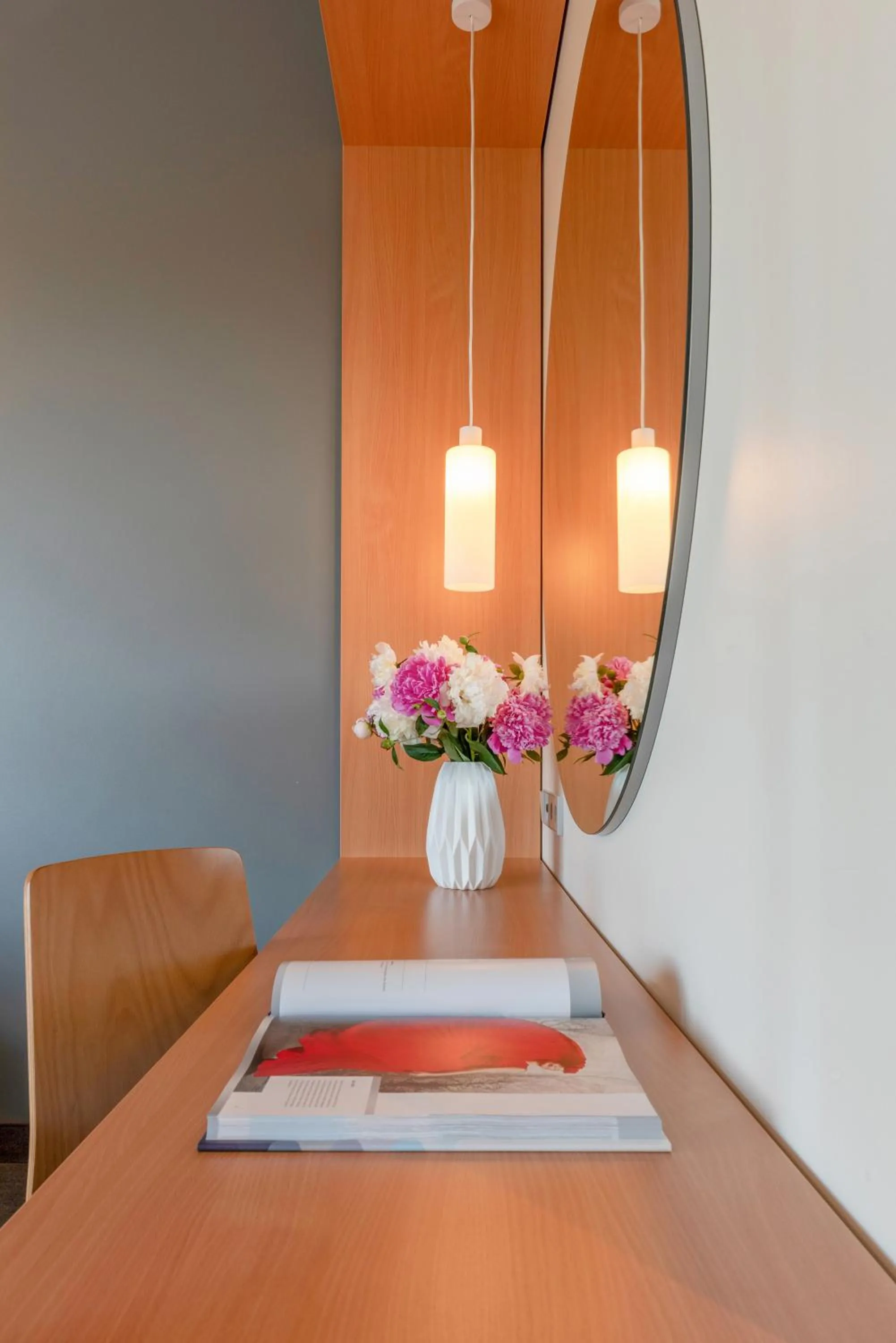 Seating area in Hotel Sophia by Tartuhotels