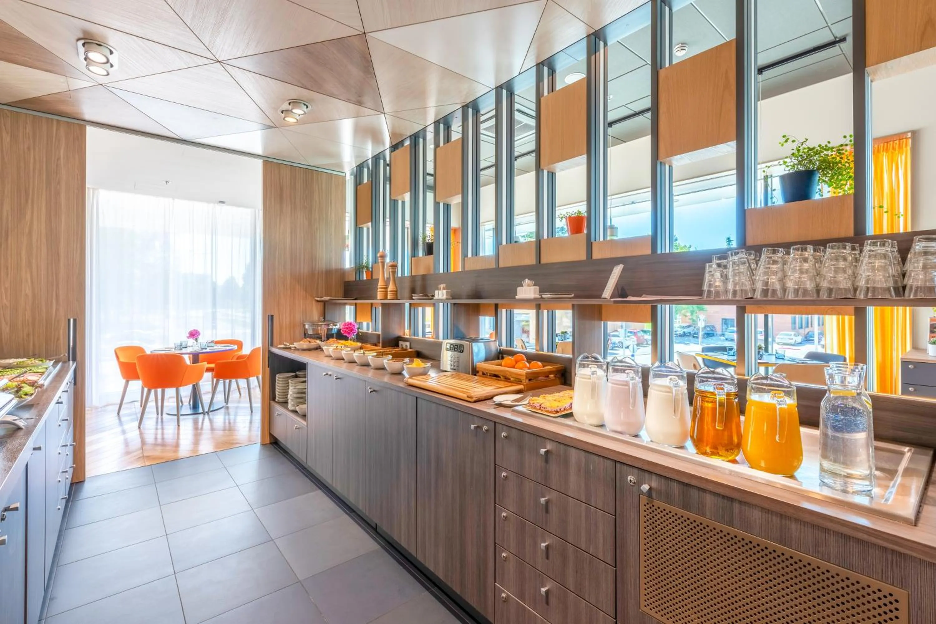 Restaurant/places to eat in Hotel Sophia by Tartuhotels