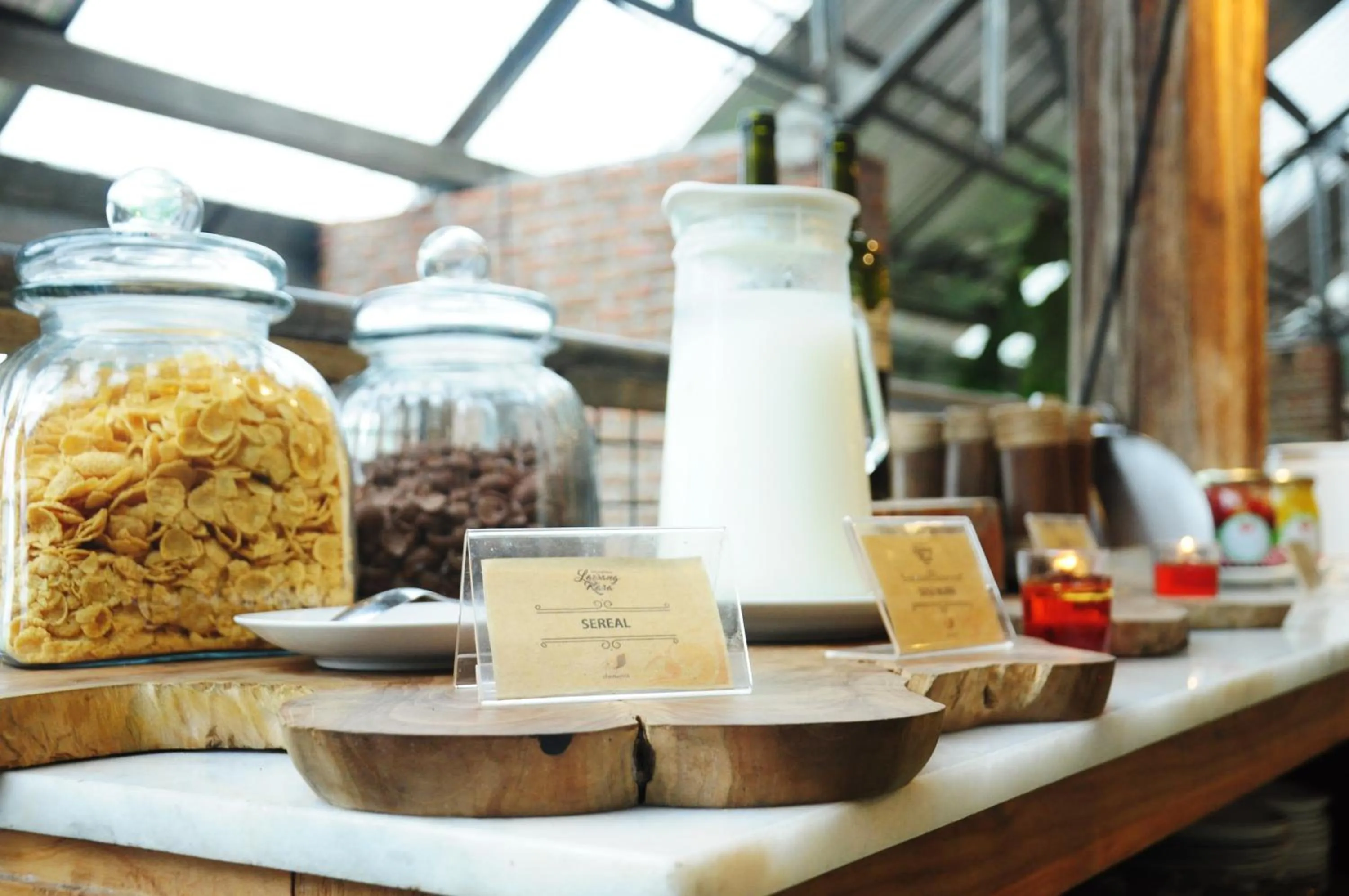 Breakfast in Desa Alamanis Resort Villa