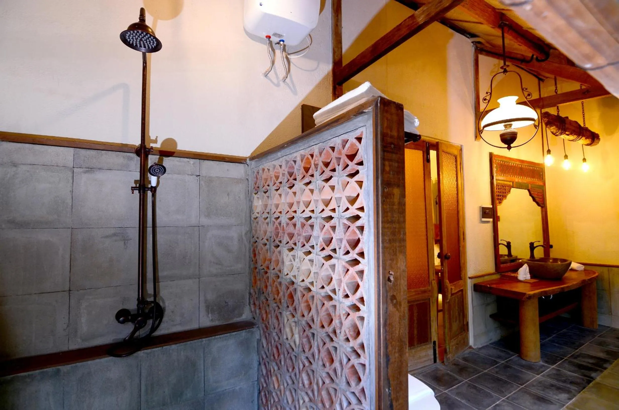 Shower in Desa Alamanis Resort Villa