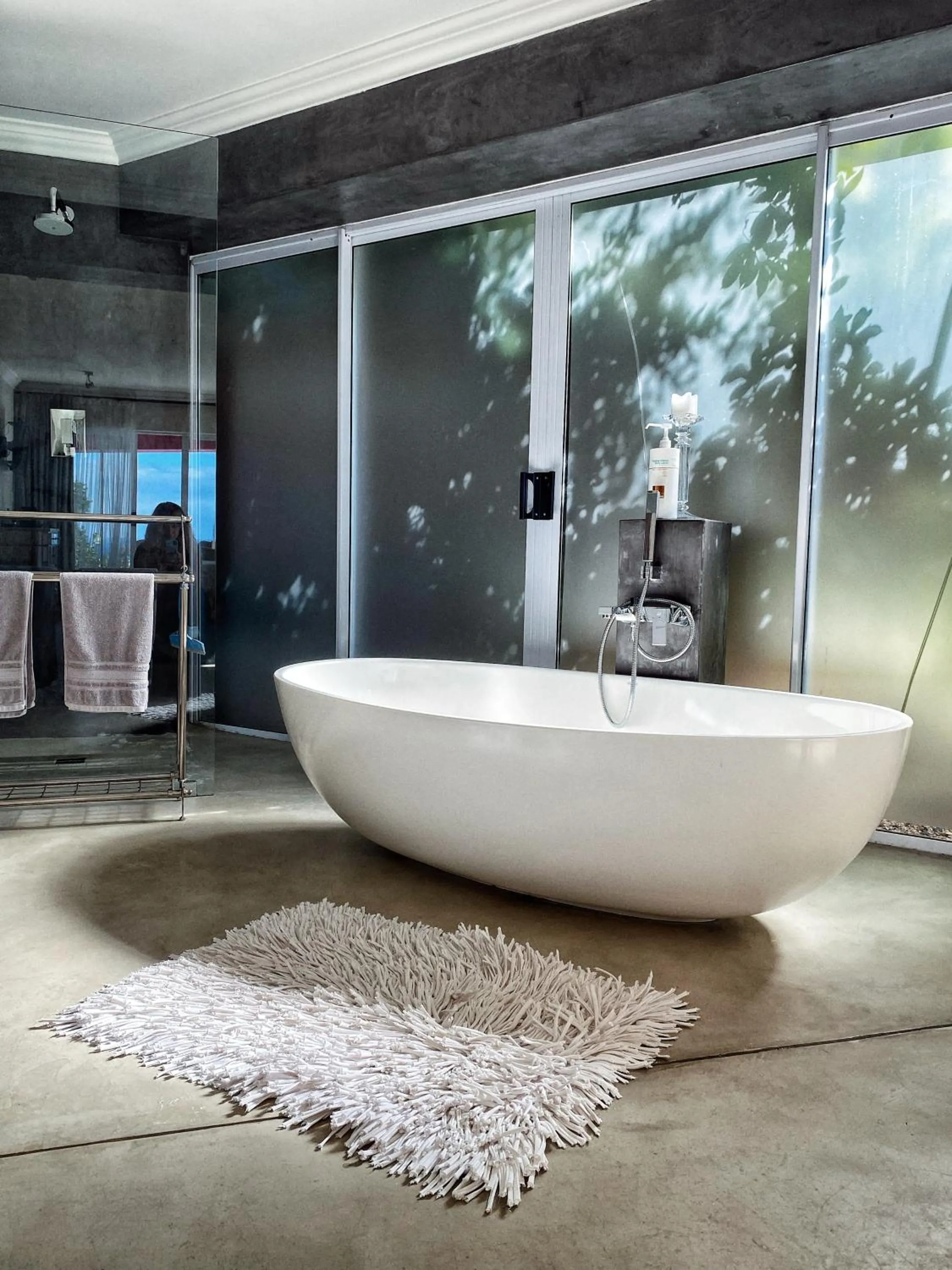 Bathroom in Residence William French