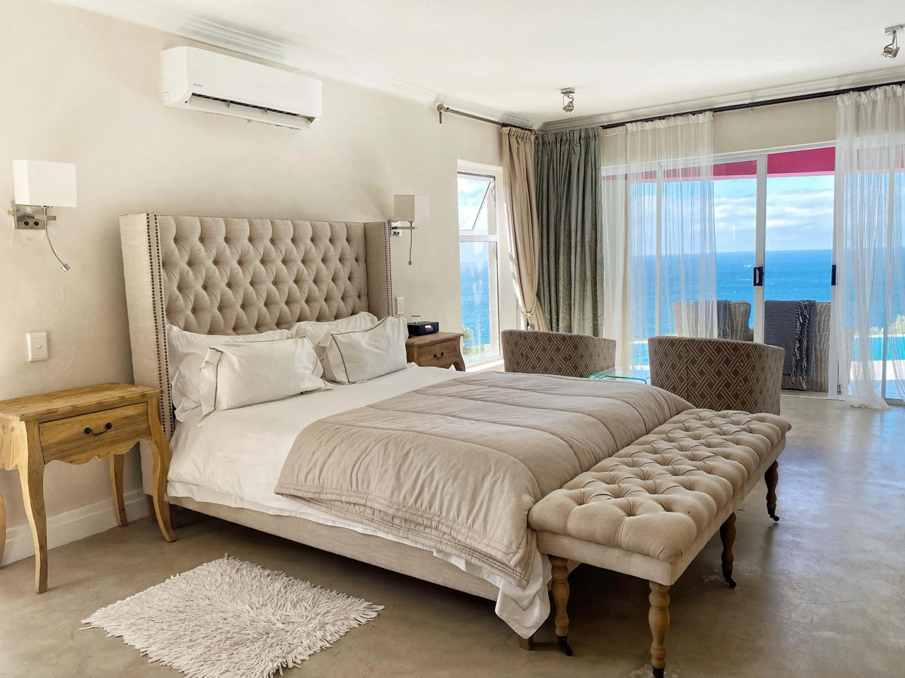 Bed in Residence William French