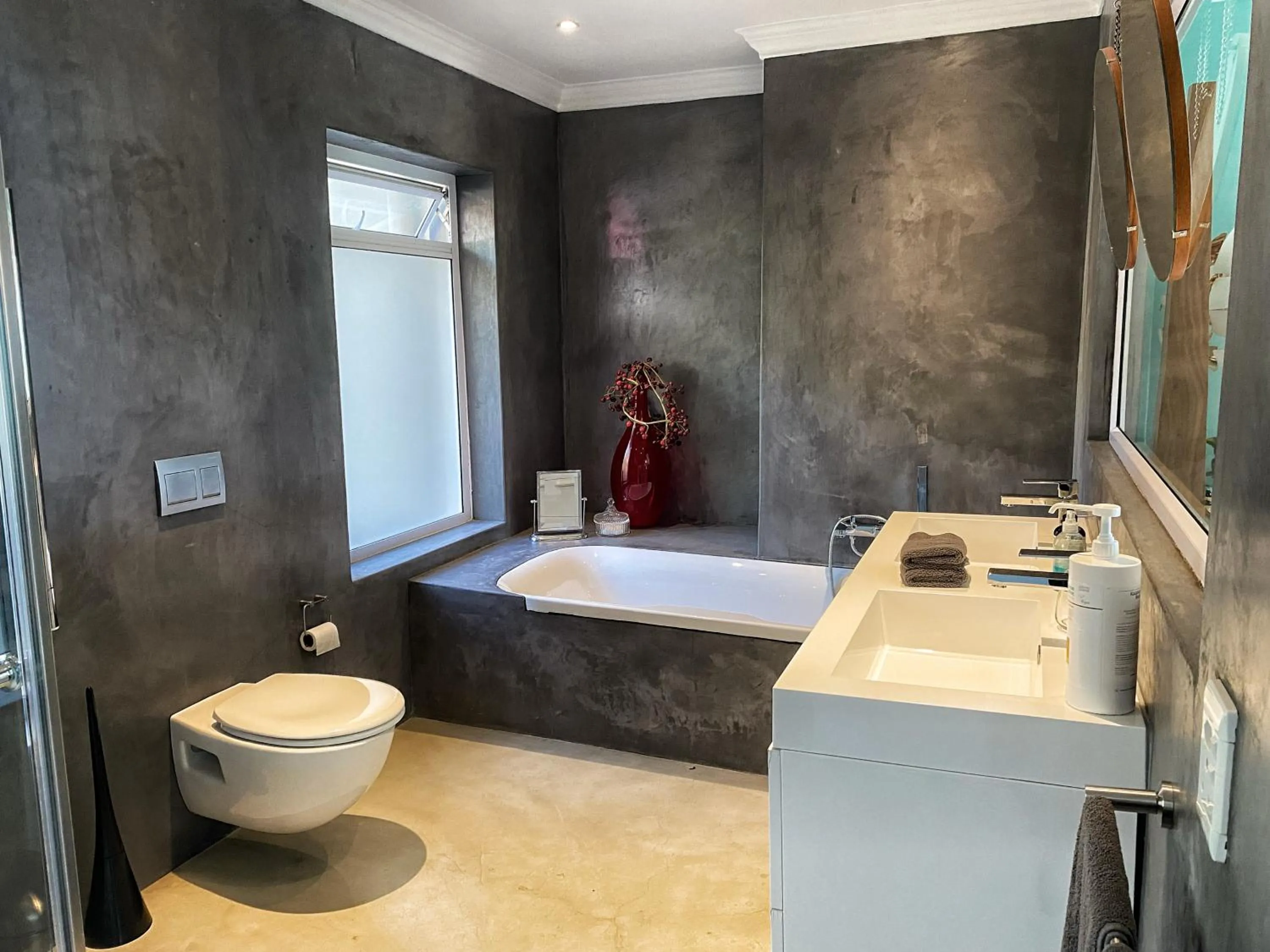 Toilet in Residence William French