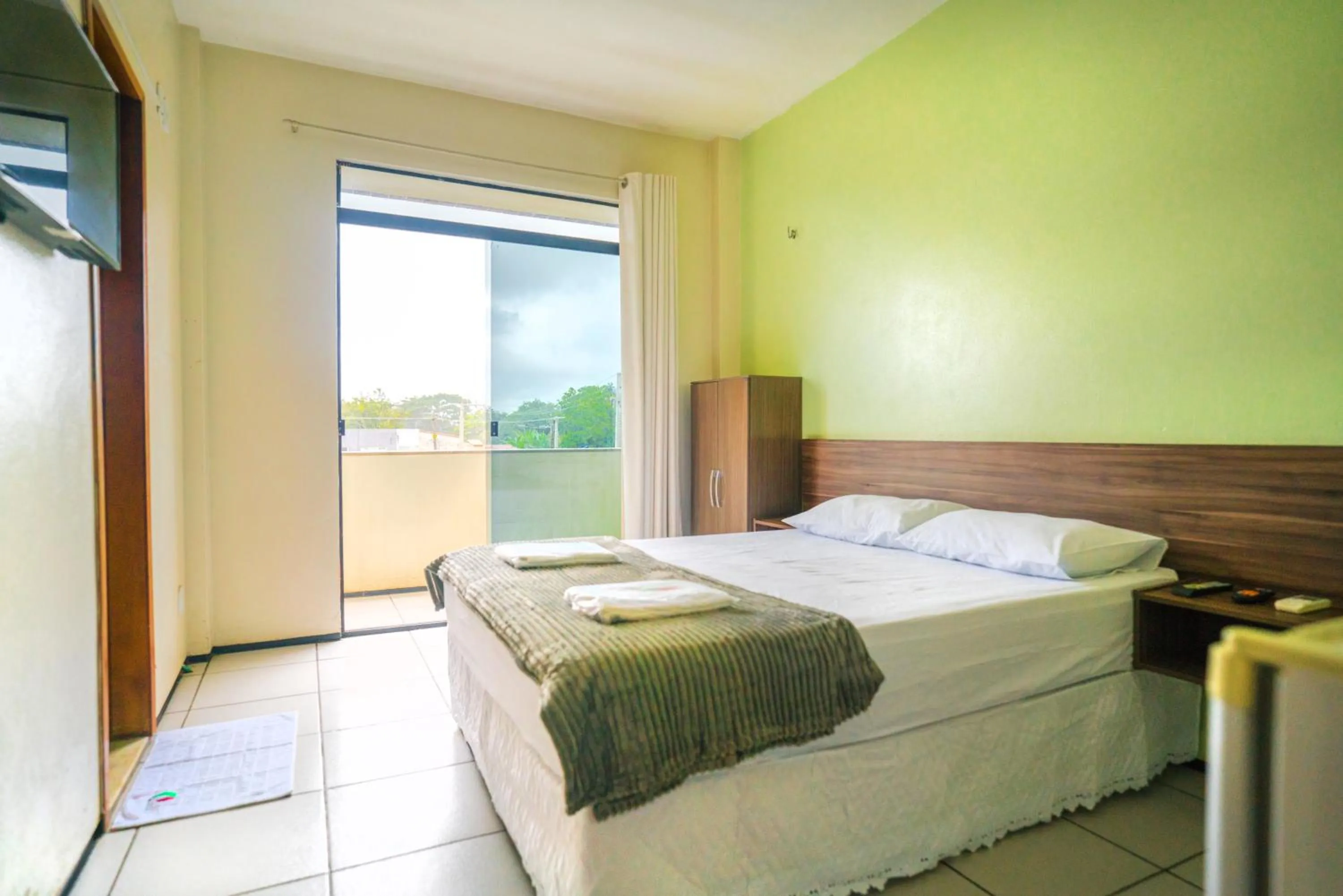 Photo of the whole room, Bed in Hotel Pinheiro