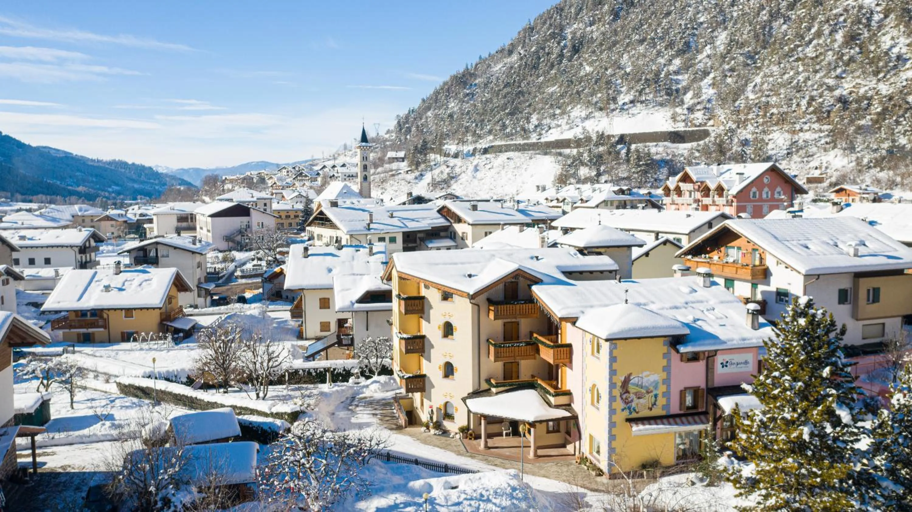Facade/entrance in Hotel Genzianella