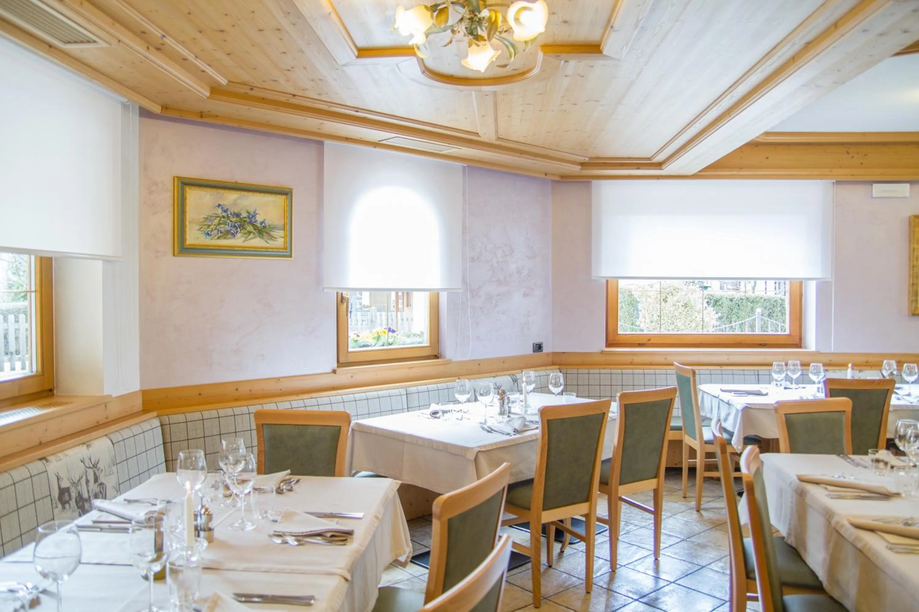 Restaurant/places to eat in Hotel Genzianella