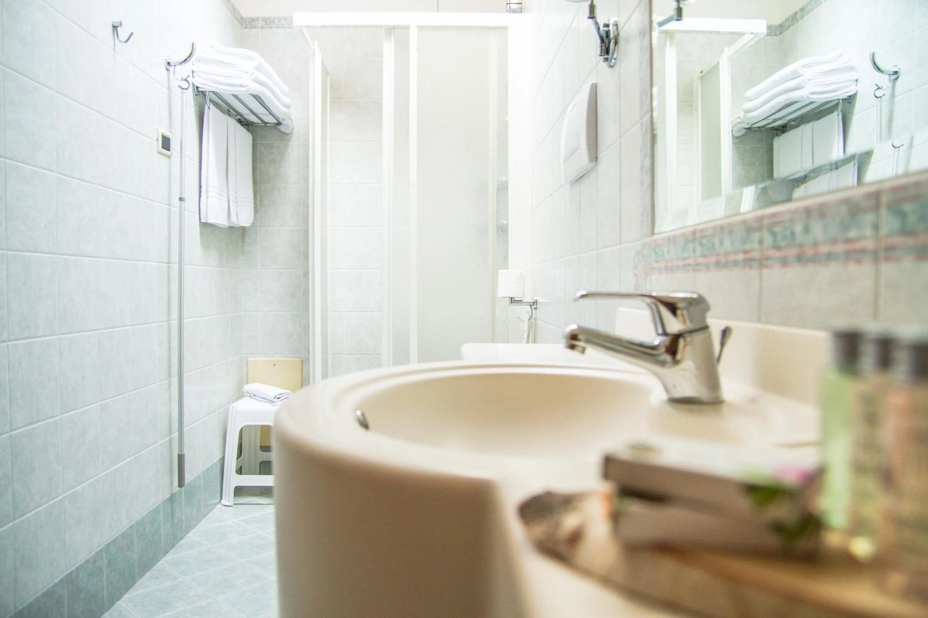 Bathroom in Hotel Genzianella