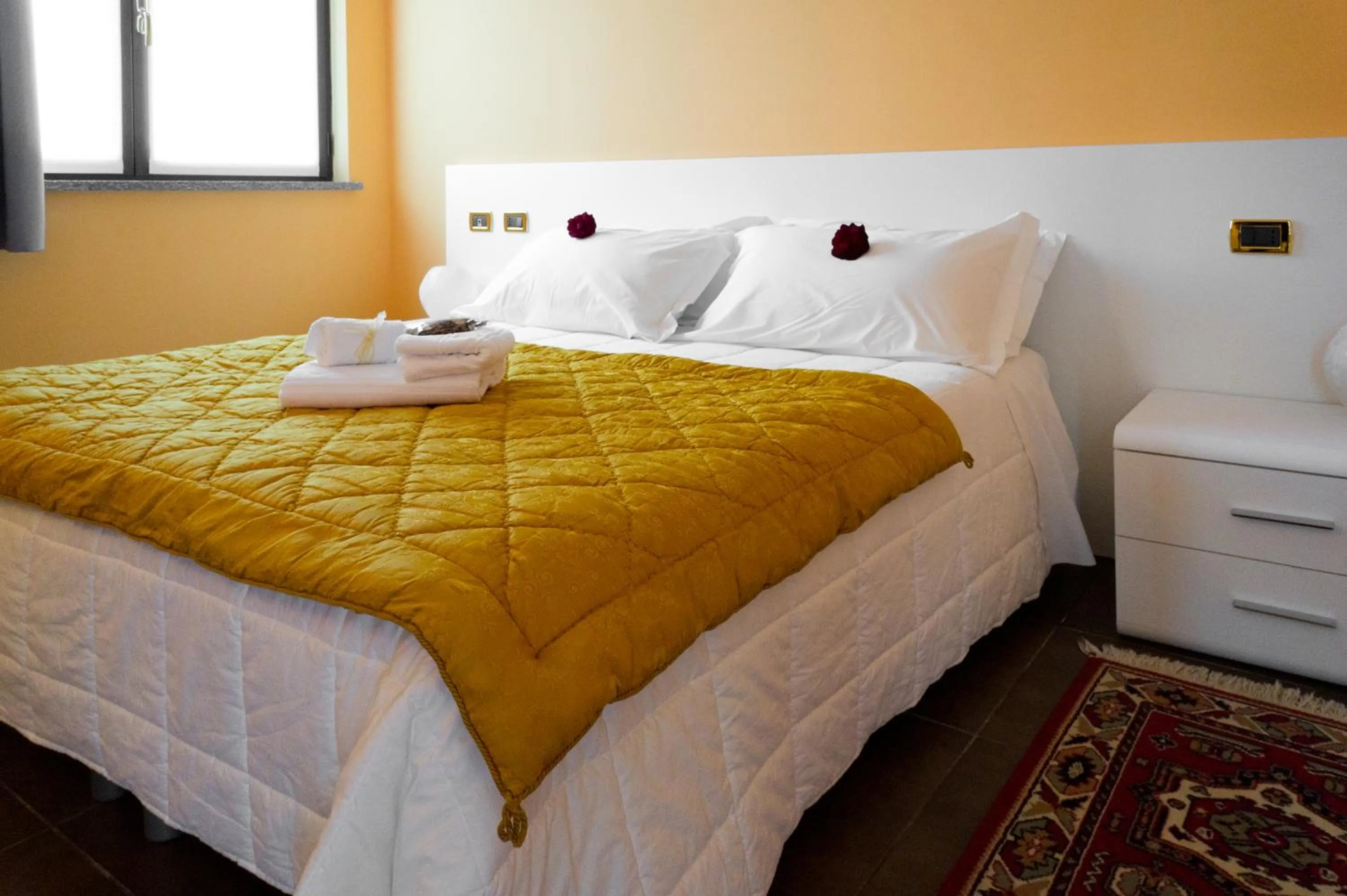 Bedroom, Bed in Hotel Padus Meublè Parma