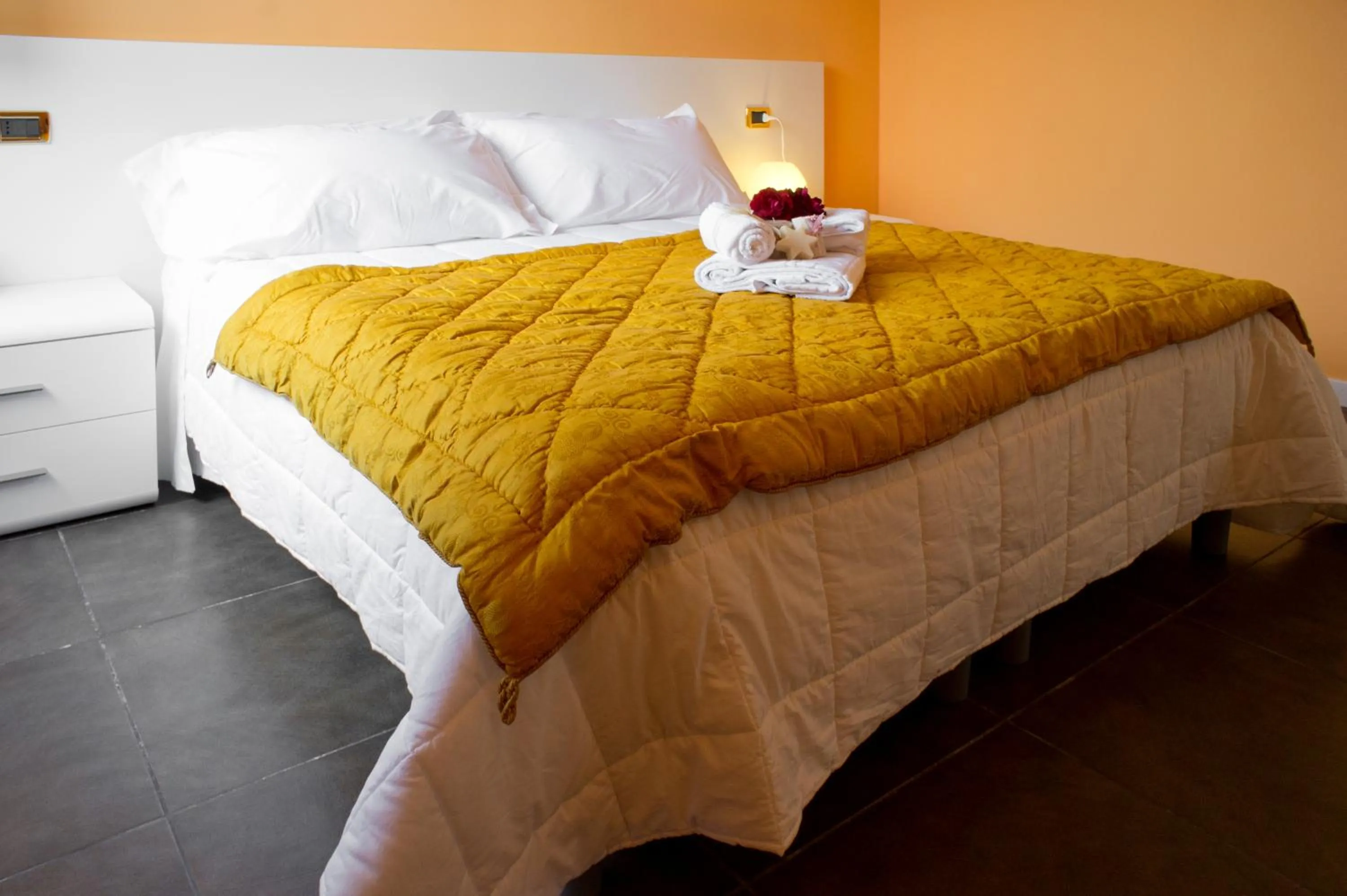 Bedroom, Bed in Hotel Padus Meublè Parma