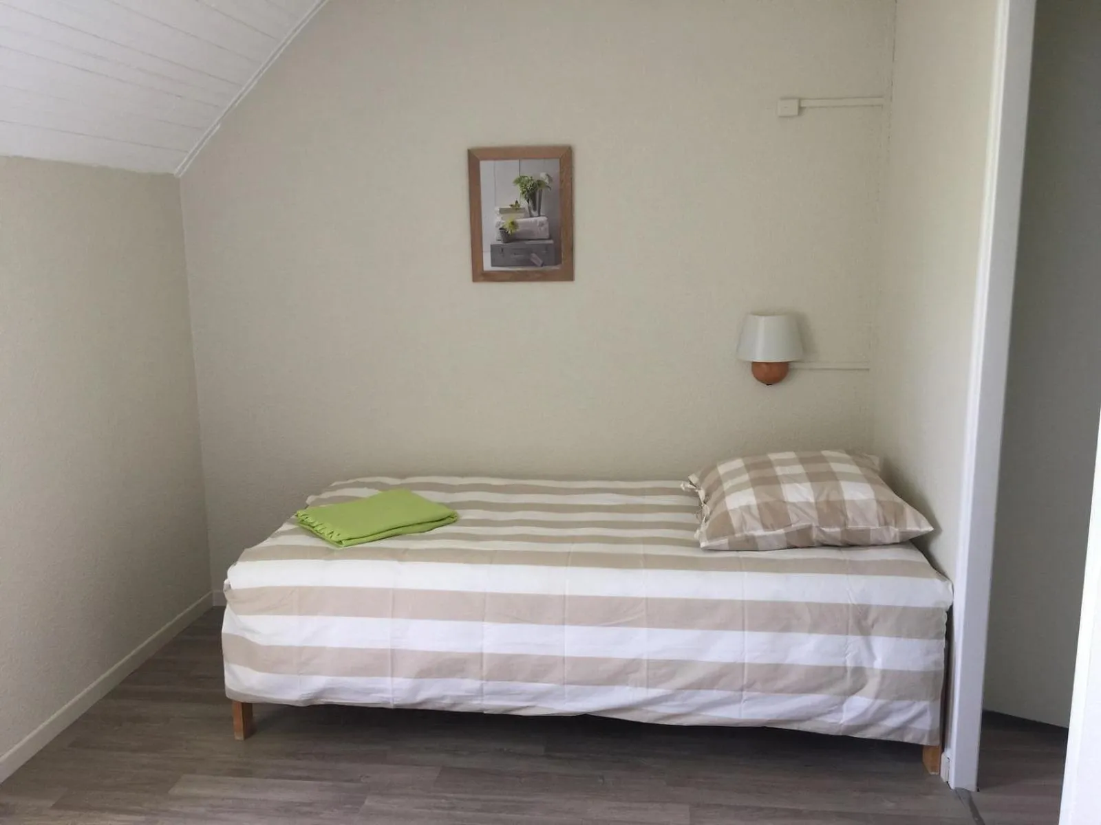 Bathroom, Bed in Orient Village