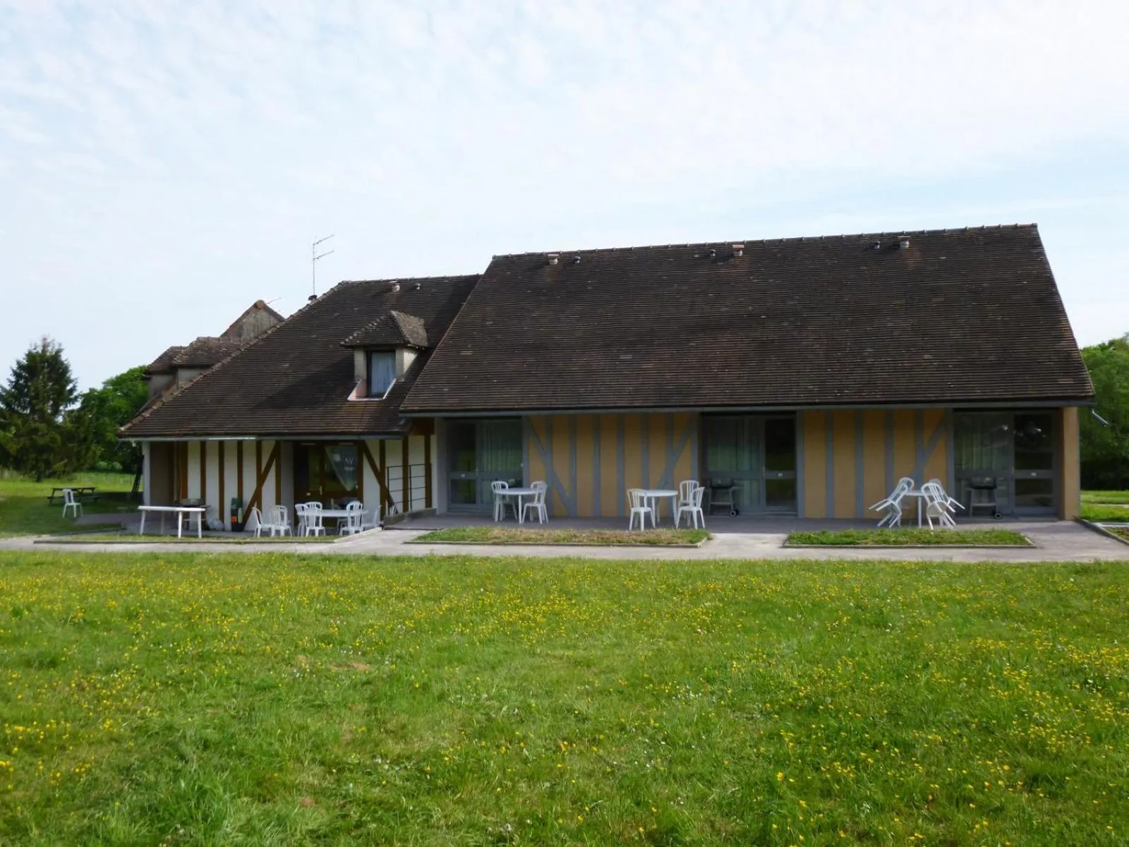 Facade/entrance in Orient Village