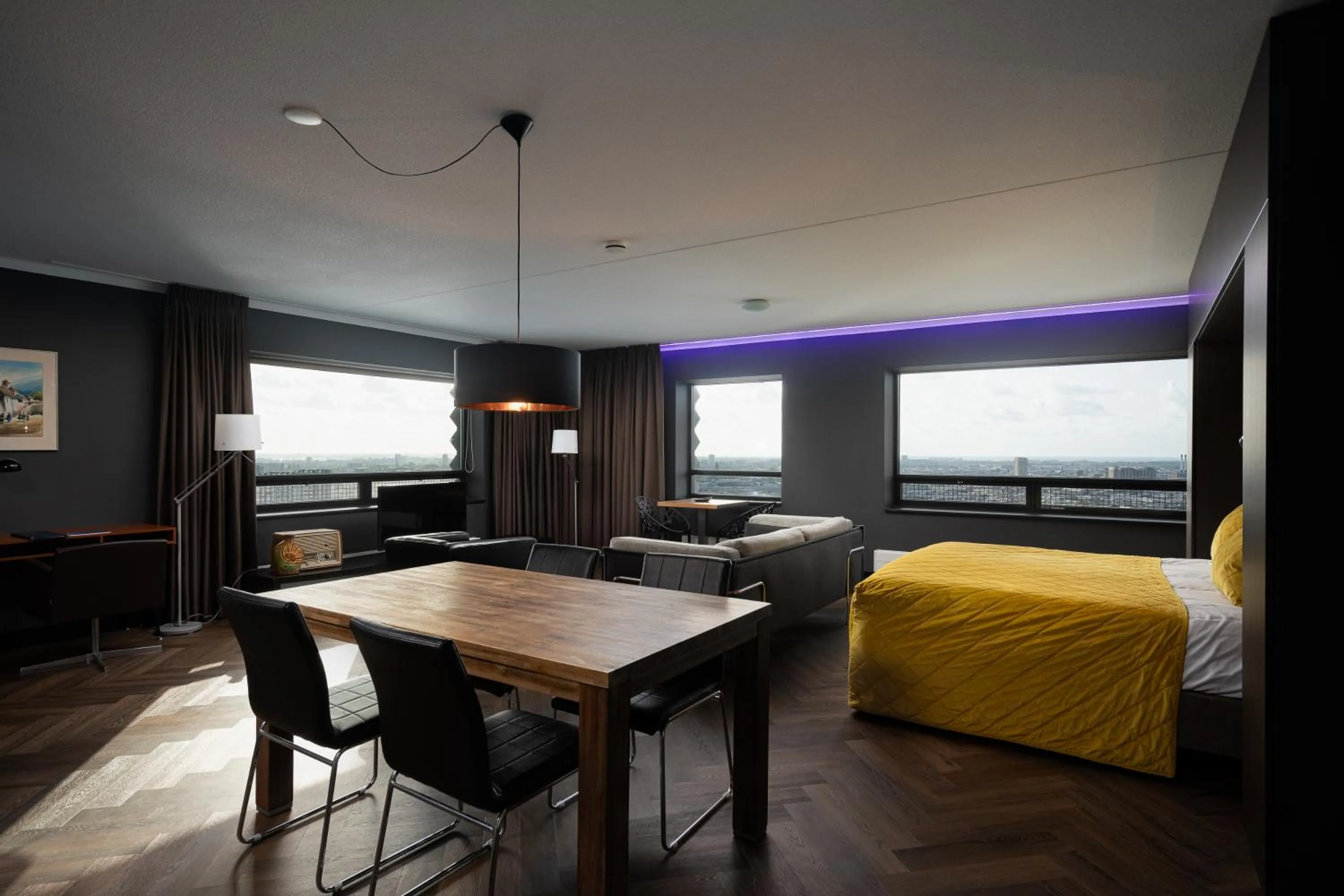 Dining area, Bed in The Penthouse At The Hague Tower