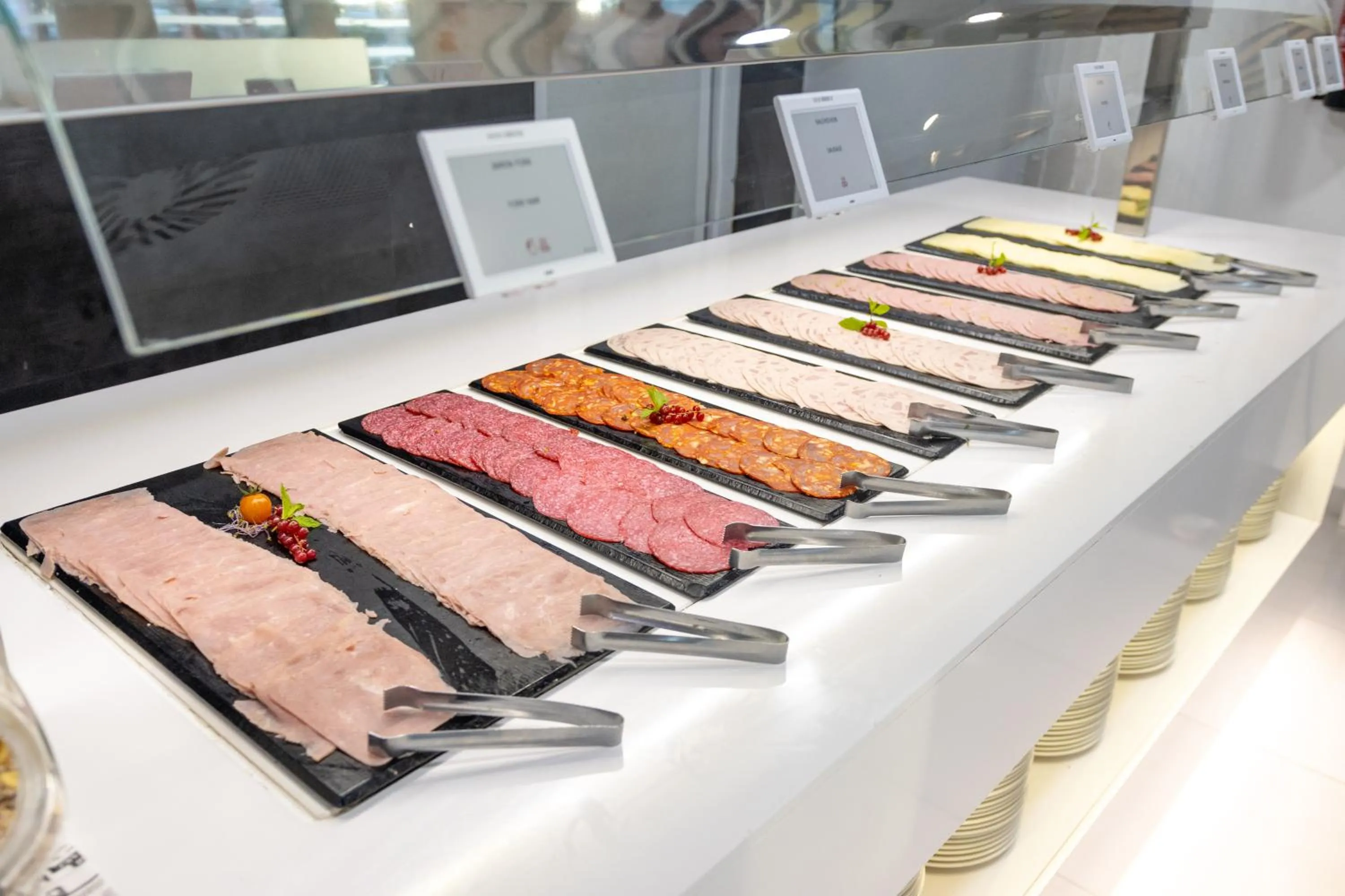 Buffet breakfast in Dos Playas - 30º hotels