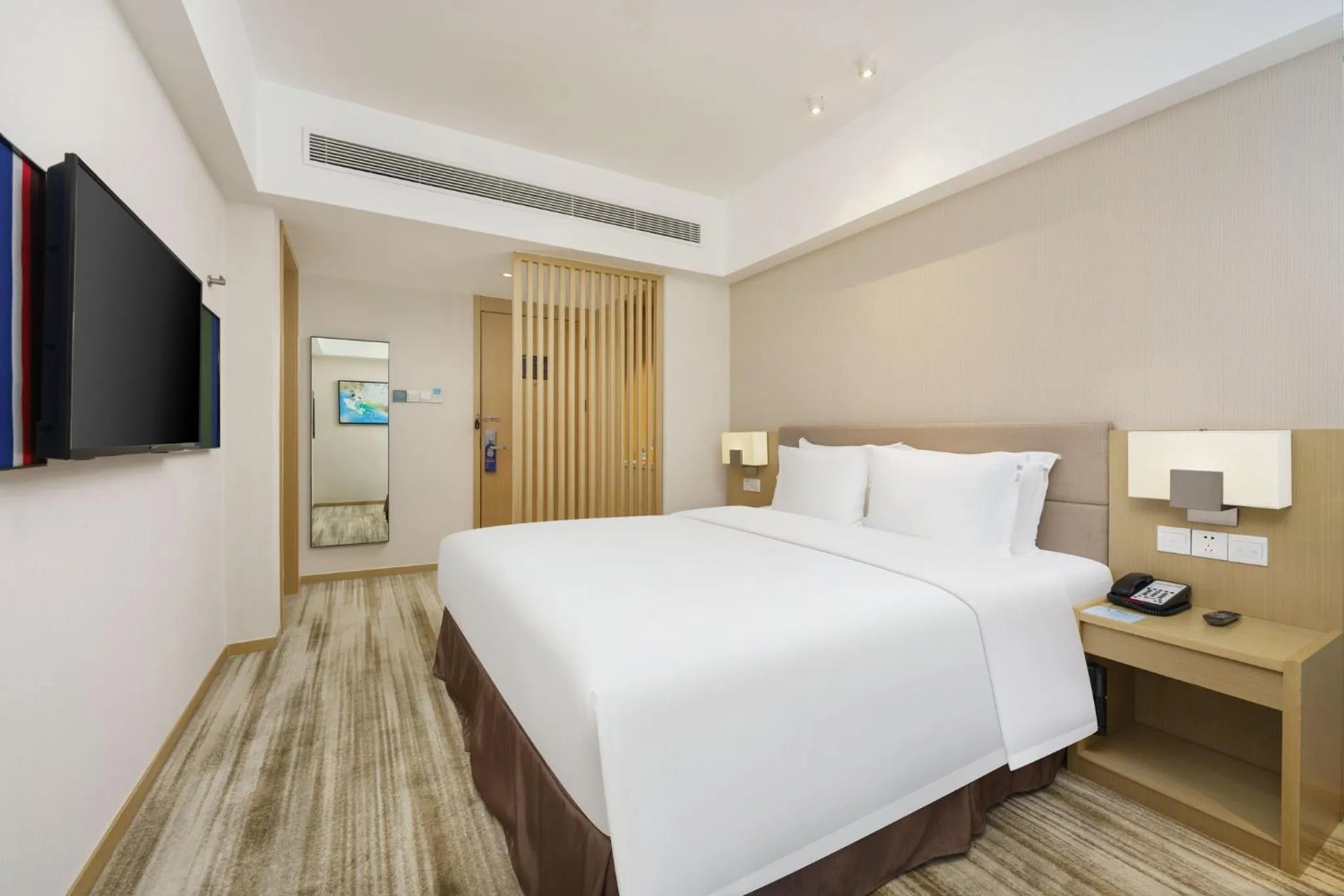 Photo of the whole room in Holiday Inn Express Shenyang Tawan, an IHG Hotel
