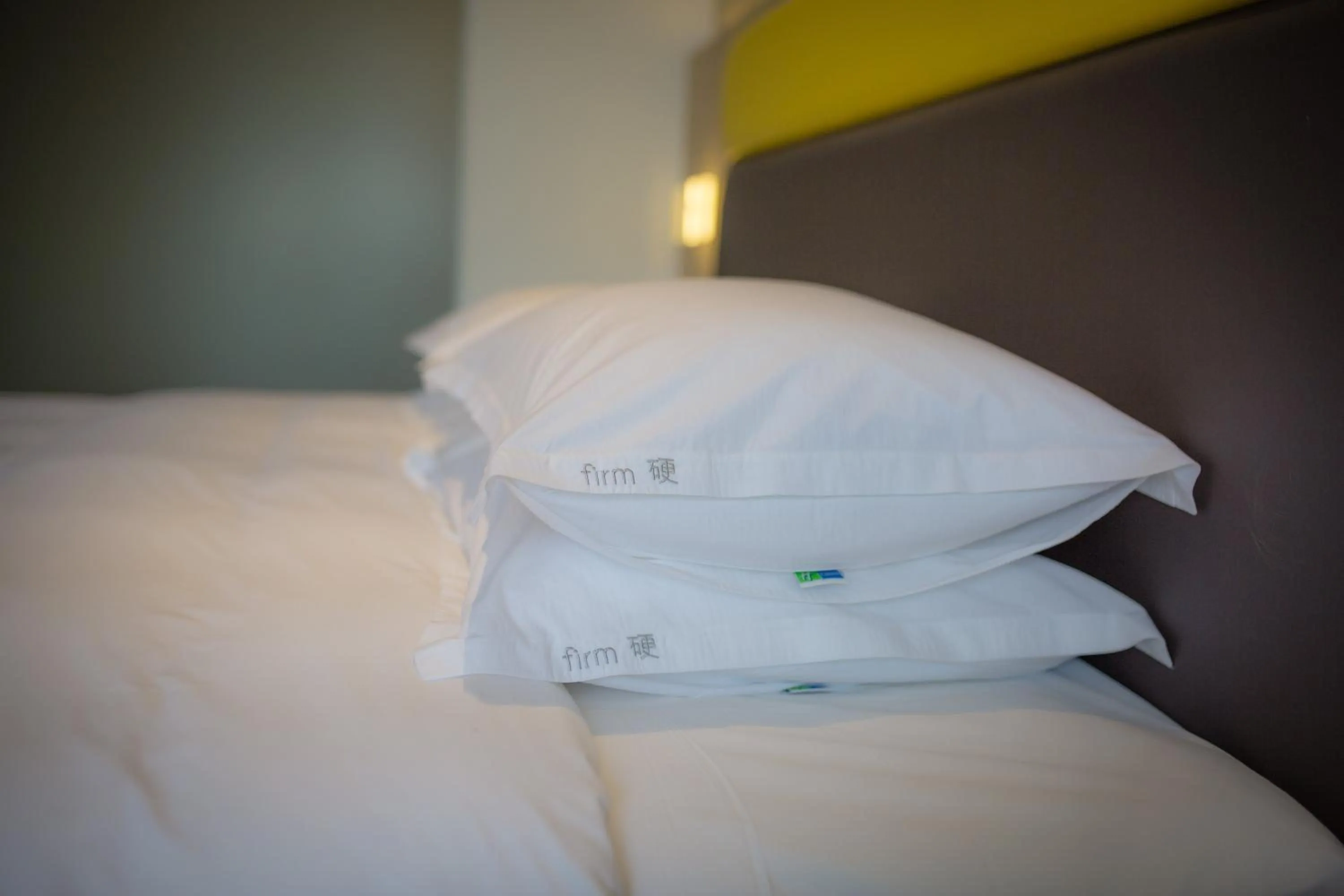 Photo of the whole room in Holiday Inn Express Emei Mountain, an IHG Hotel