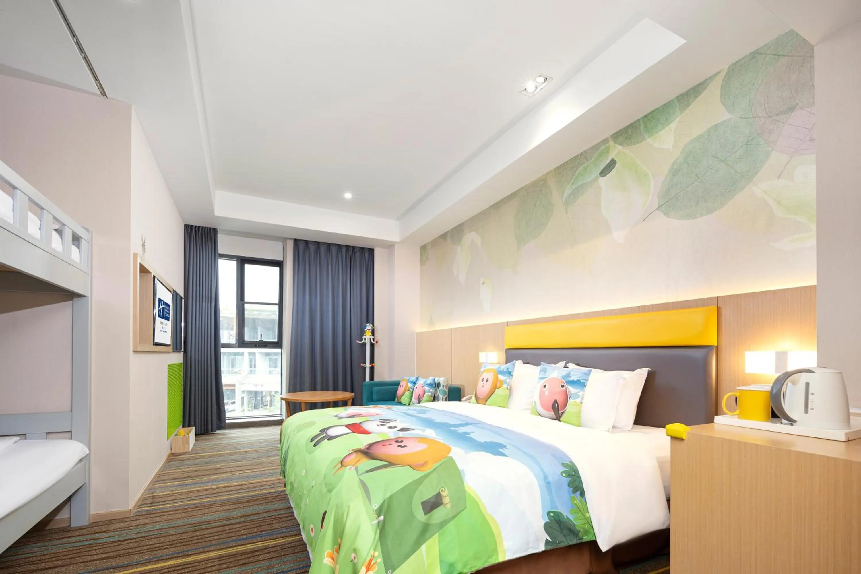 Photo of the whole room in Holiday Inn Express Emei Mountain, an IHG Hotel