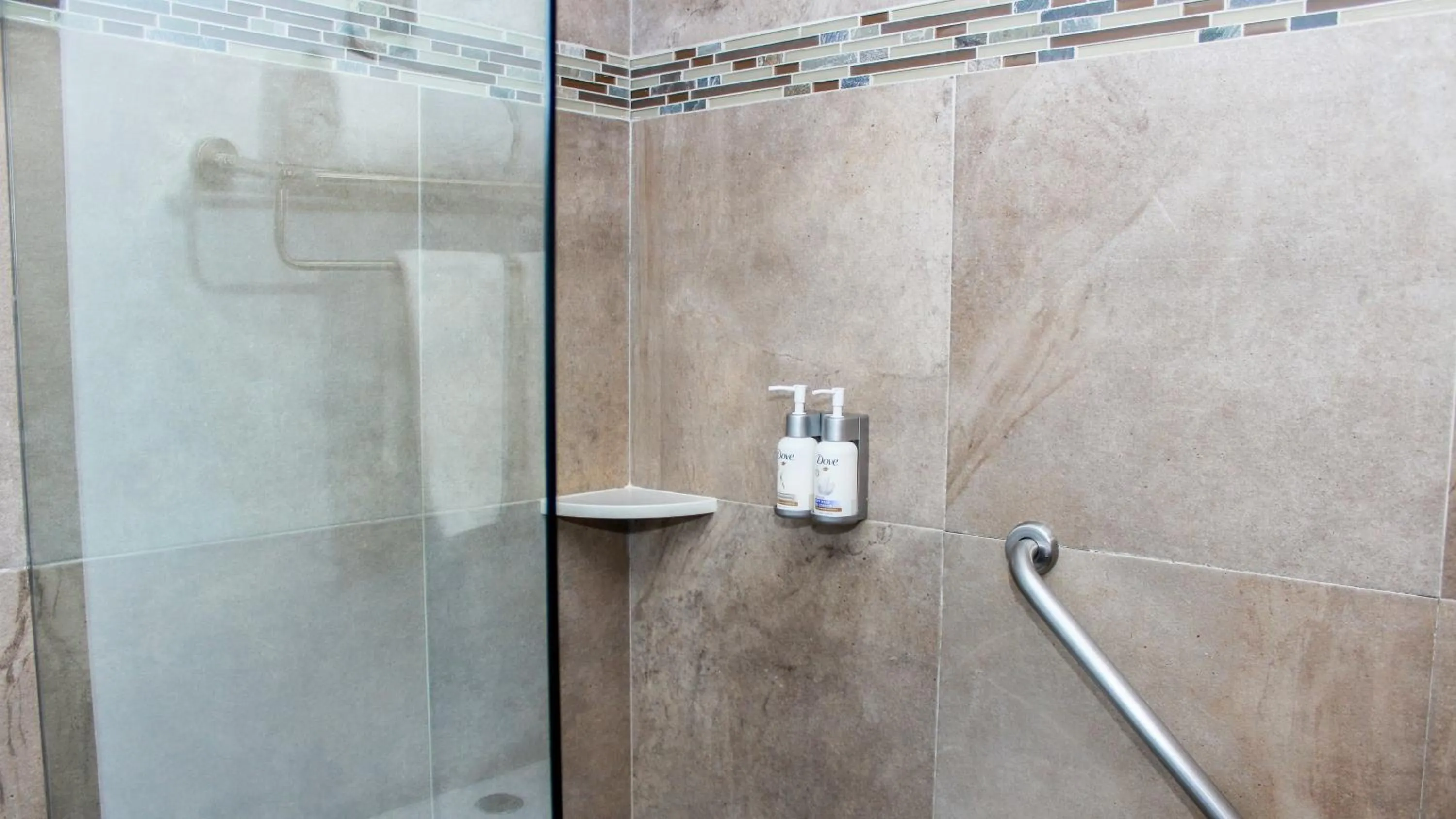 Bathroom in Holiday Inn Express & Suites - Ciudad Obregon by IHG