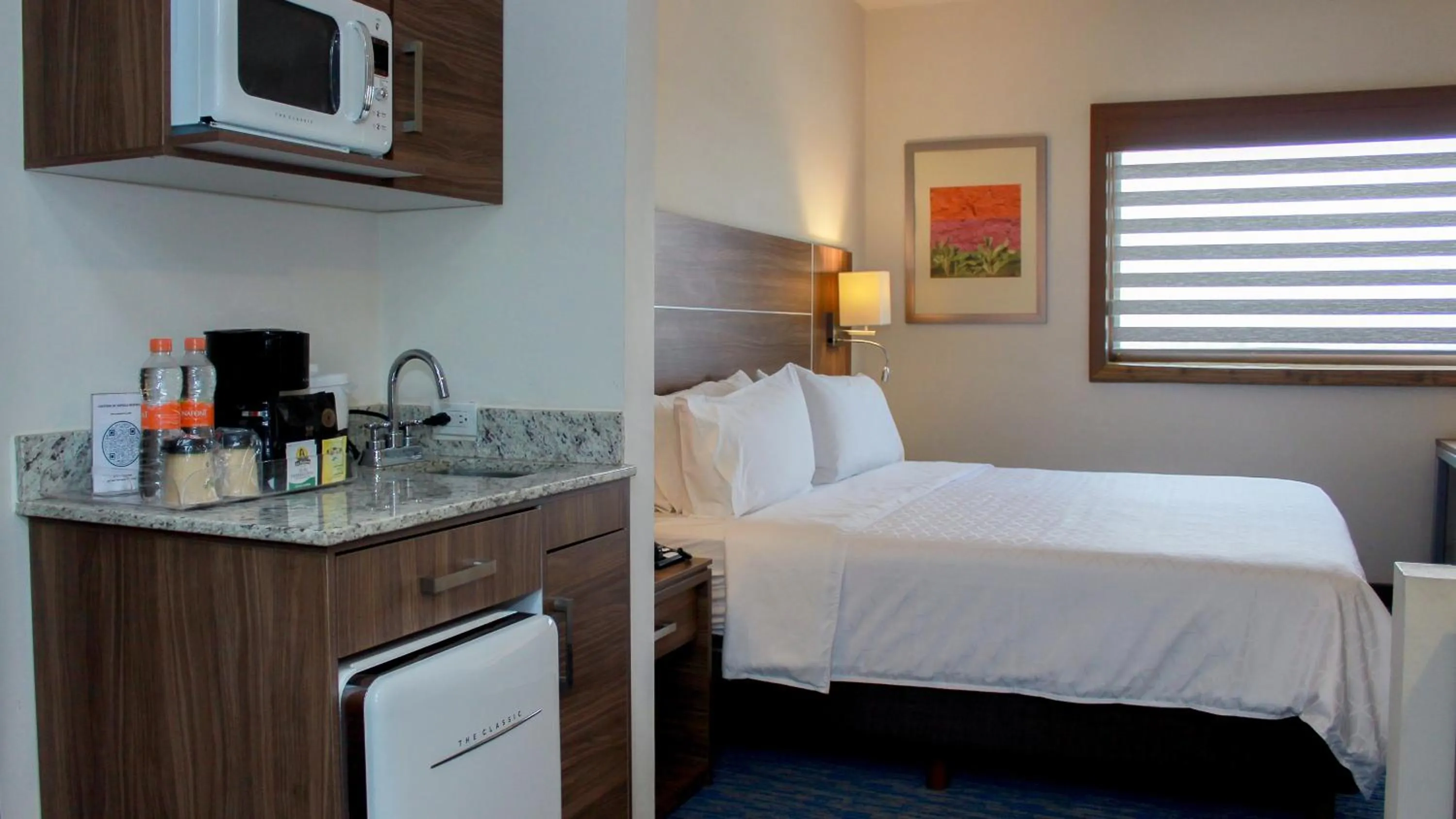 Bed in Holiday Inn Express & Suites - Ciudad Obregon by IHG