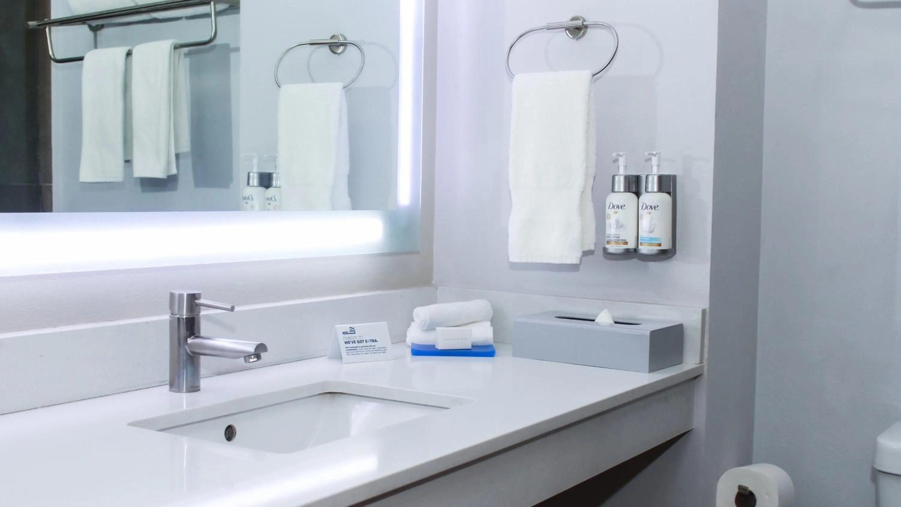 Bathroom in Holiday Inn Express & Suites - Ciudad Obregon by IHG