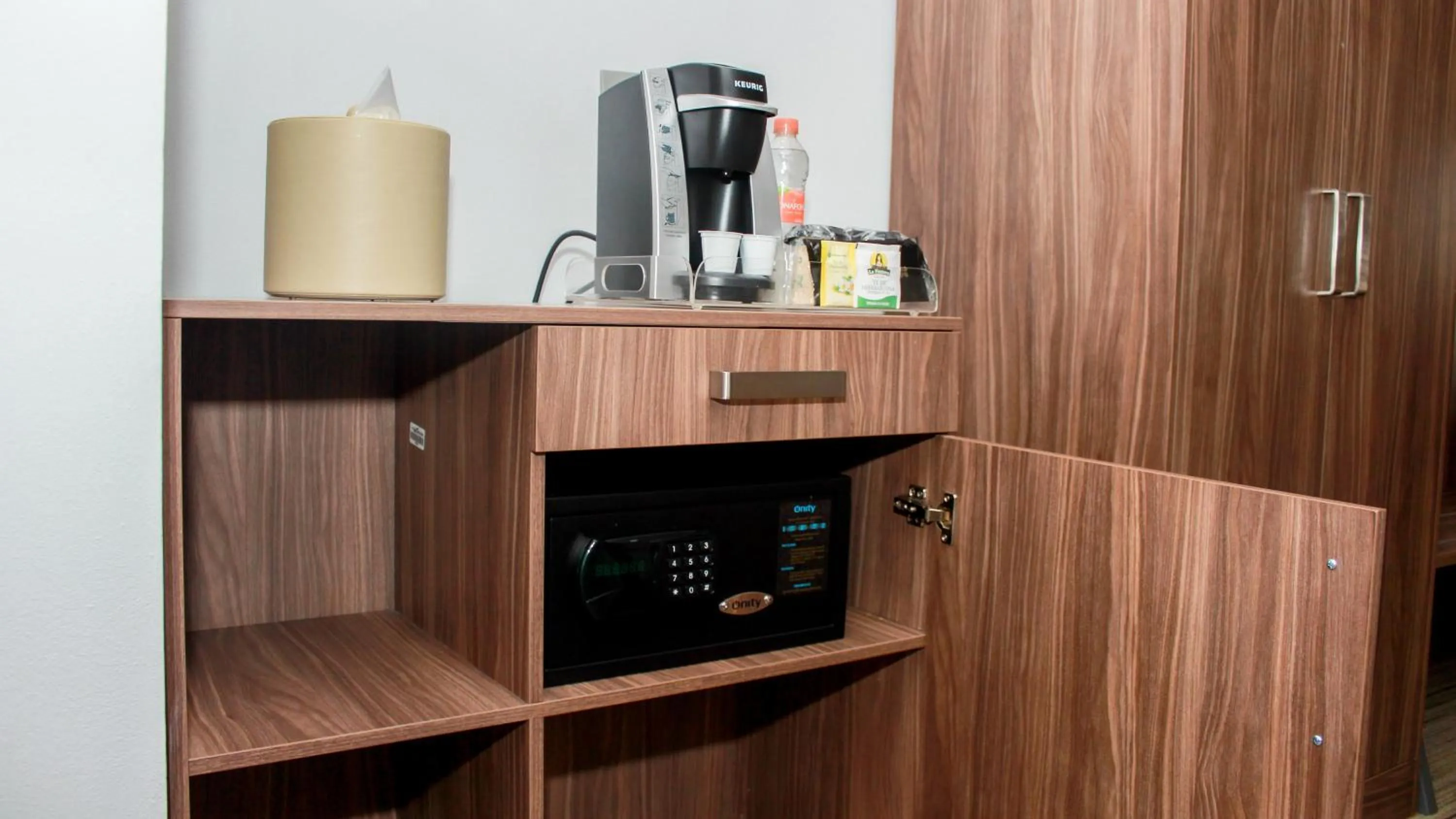 Coffee/tea facilities in Holiday Inn Express & Suites - Ciudad Obregon by IHG