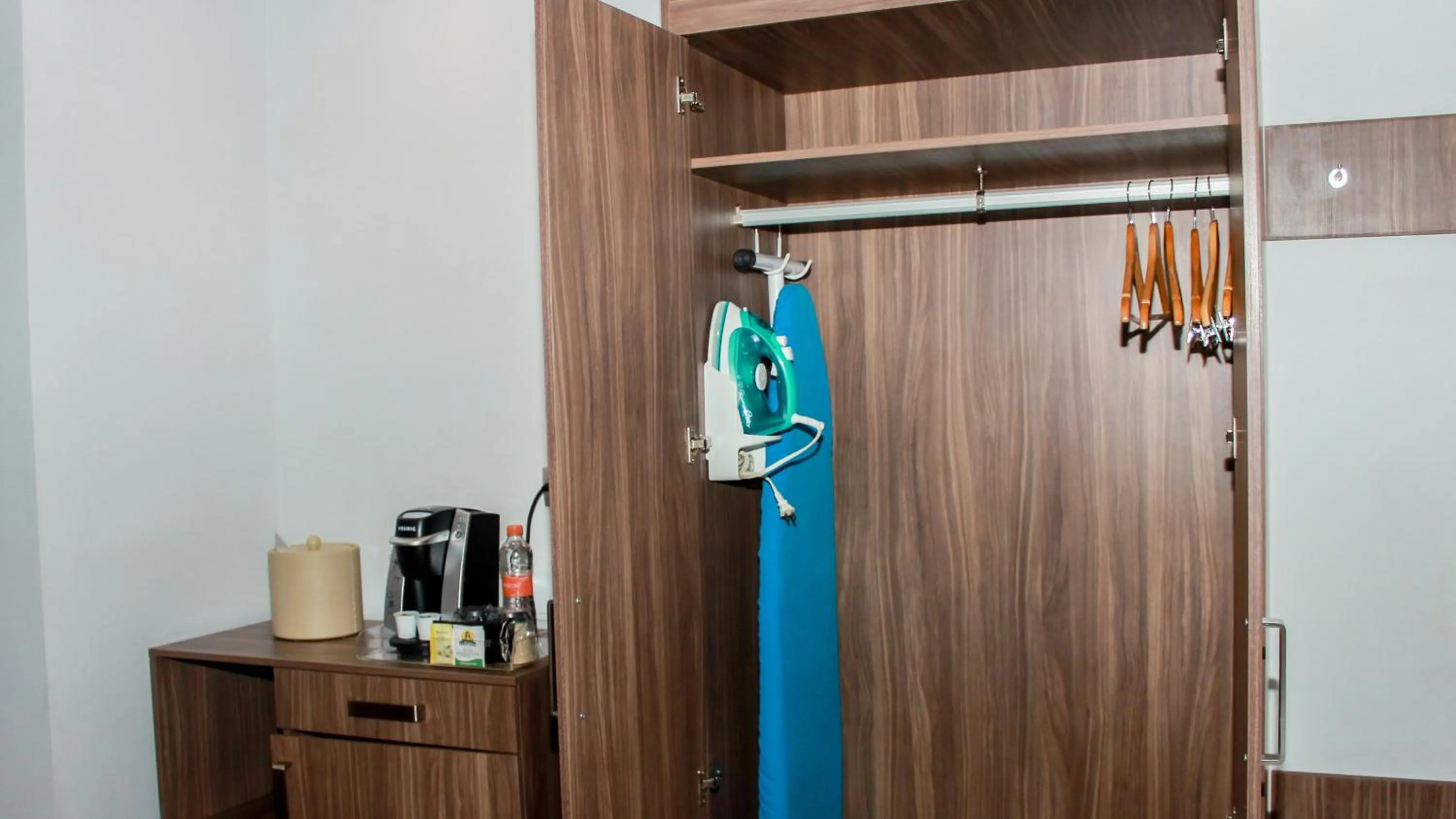 Coffee/tea facilities in Holiday Inn Express & Suites - Ciudad Obregon by IHG