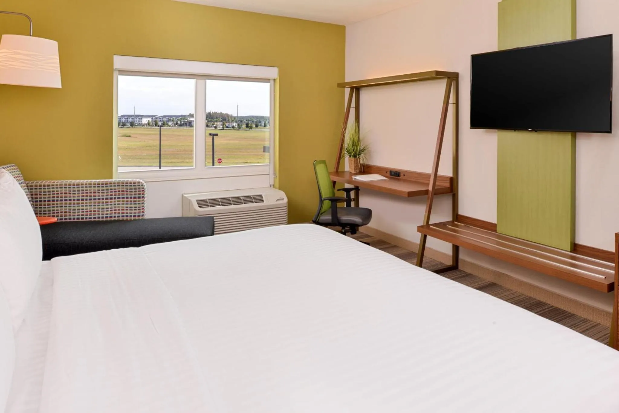 Photo of the whole room, Bed in Holiday Inn Express & Suites - St. Petersburg - Madeira Beach by IHG