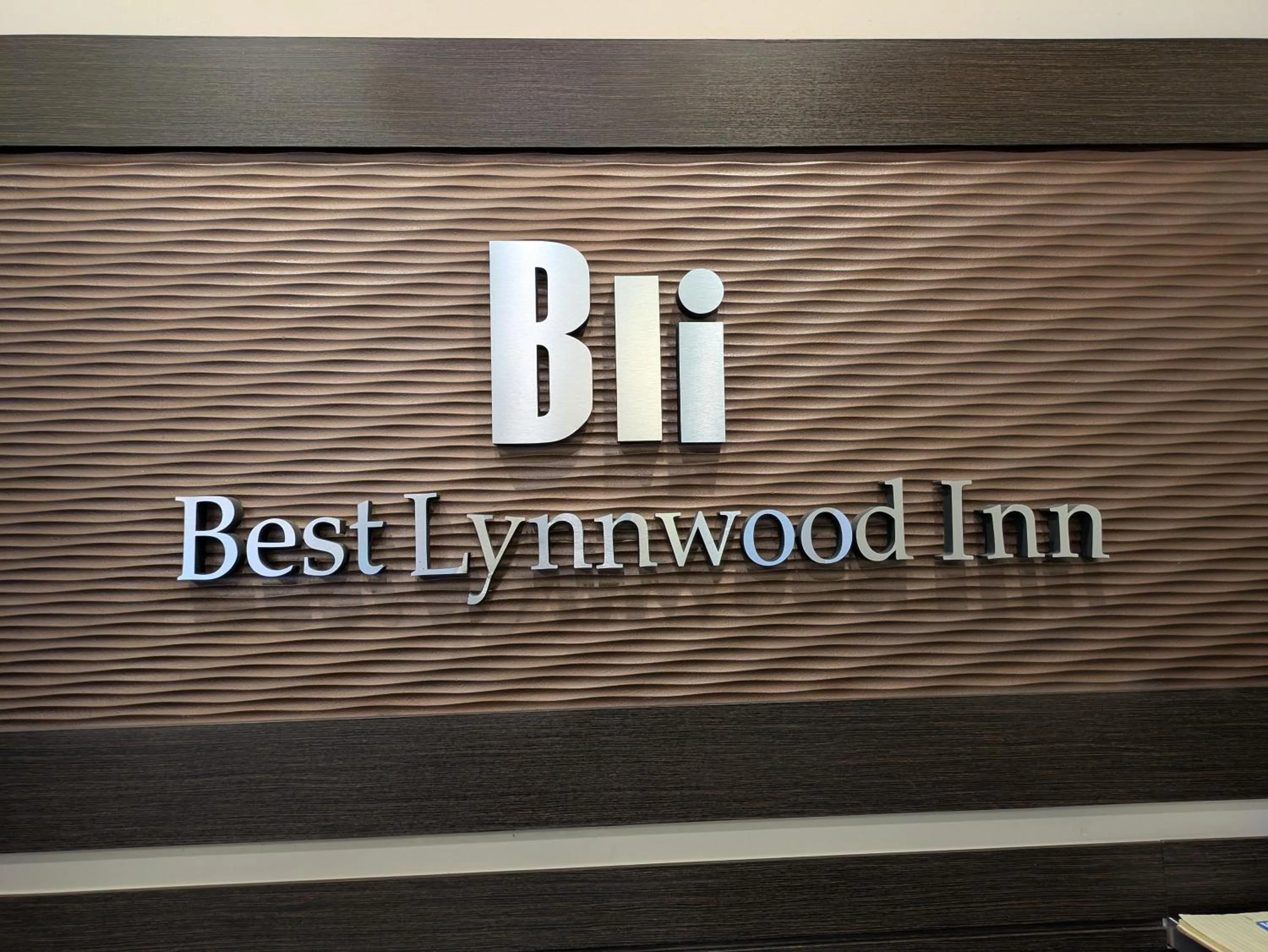Property building in Best Lynnwood Inn