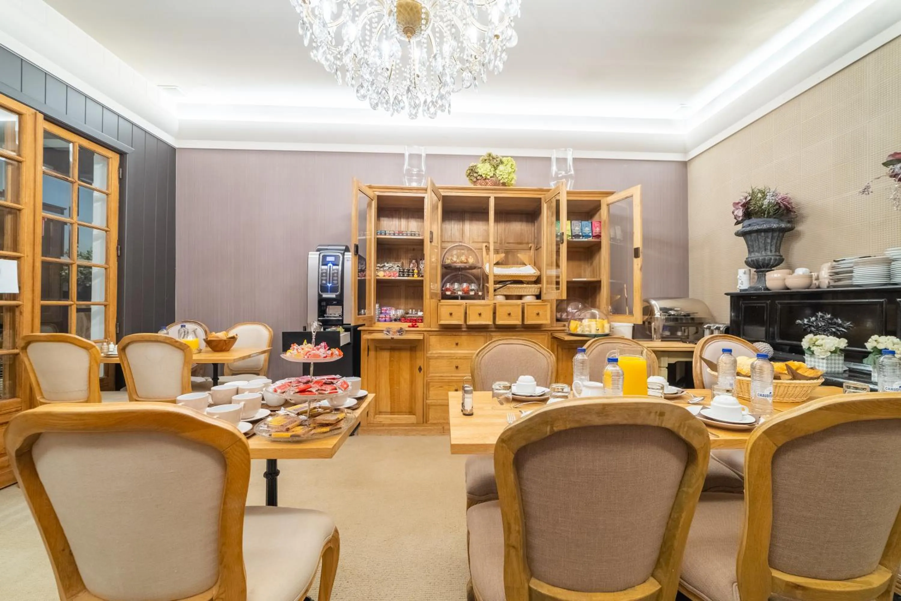 Breakfast in Hotel Het Gheestelic Hof by CW Hotel Collection