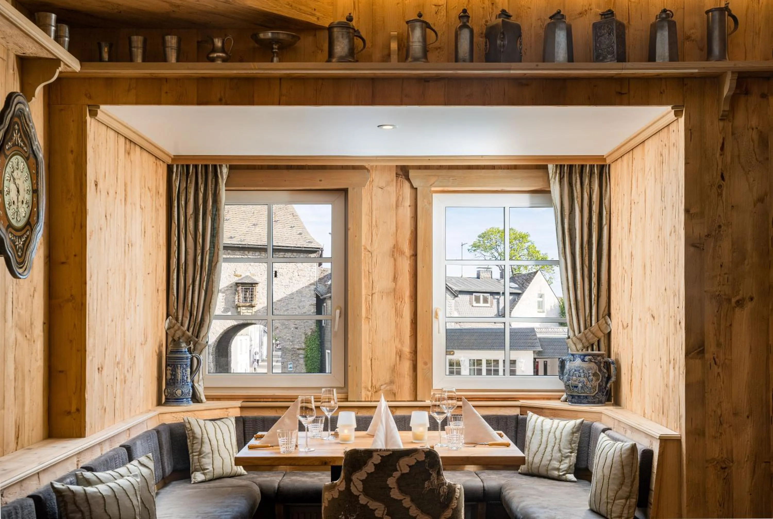 Restaurant/places to eat in Hotel Rech