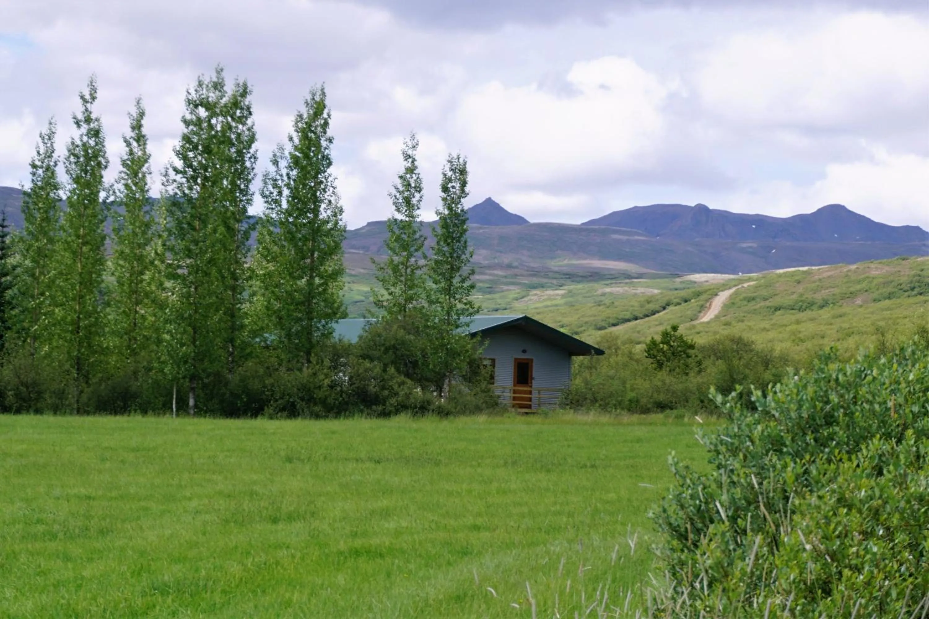 Property building in Middalskot Cottages