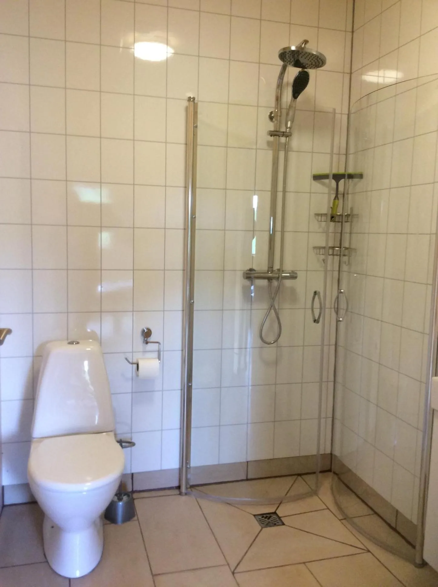 Shower in Middalskot Cottages