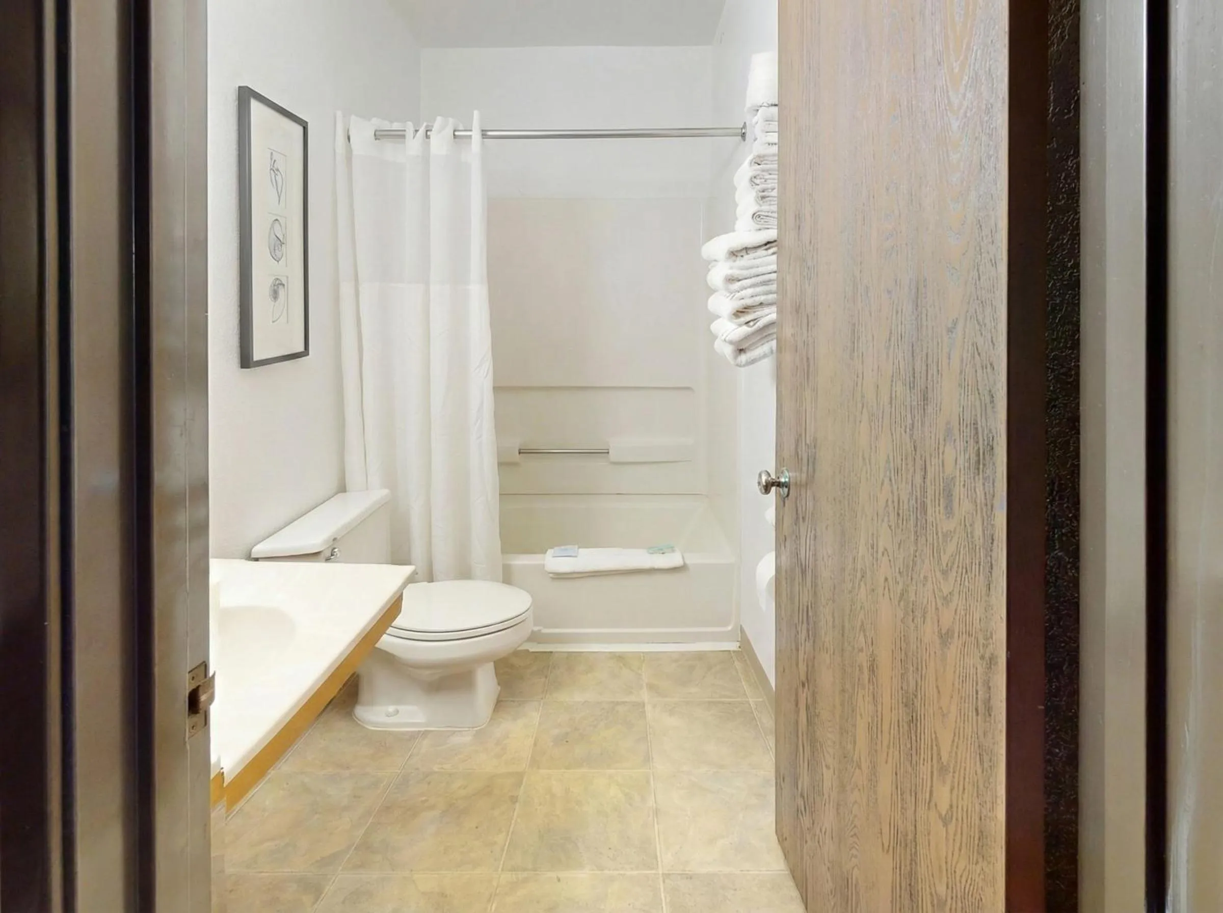 Shower in Oscoda Lakeside Hotel