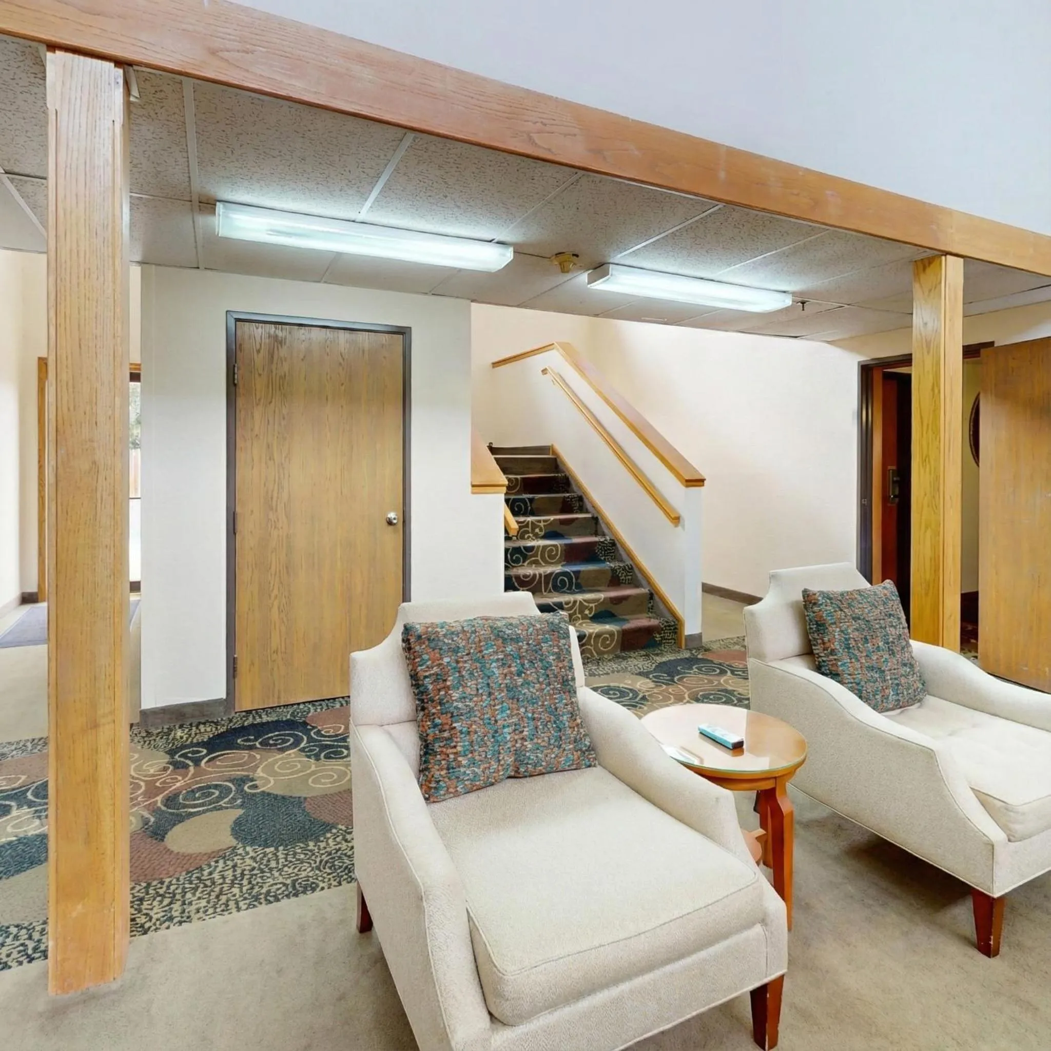 Seating area in Oscoda Lakeside Hotel