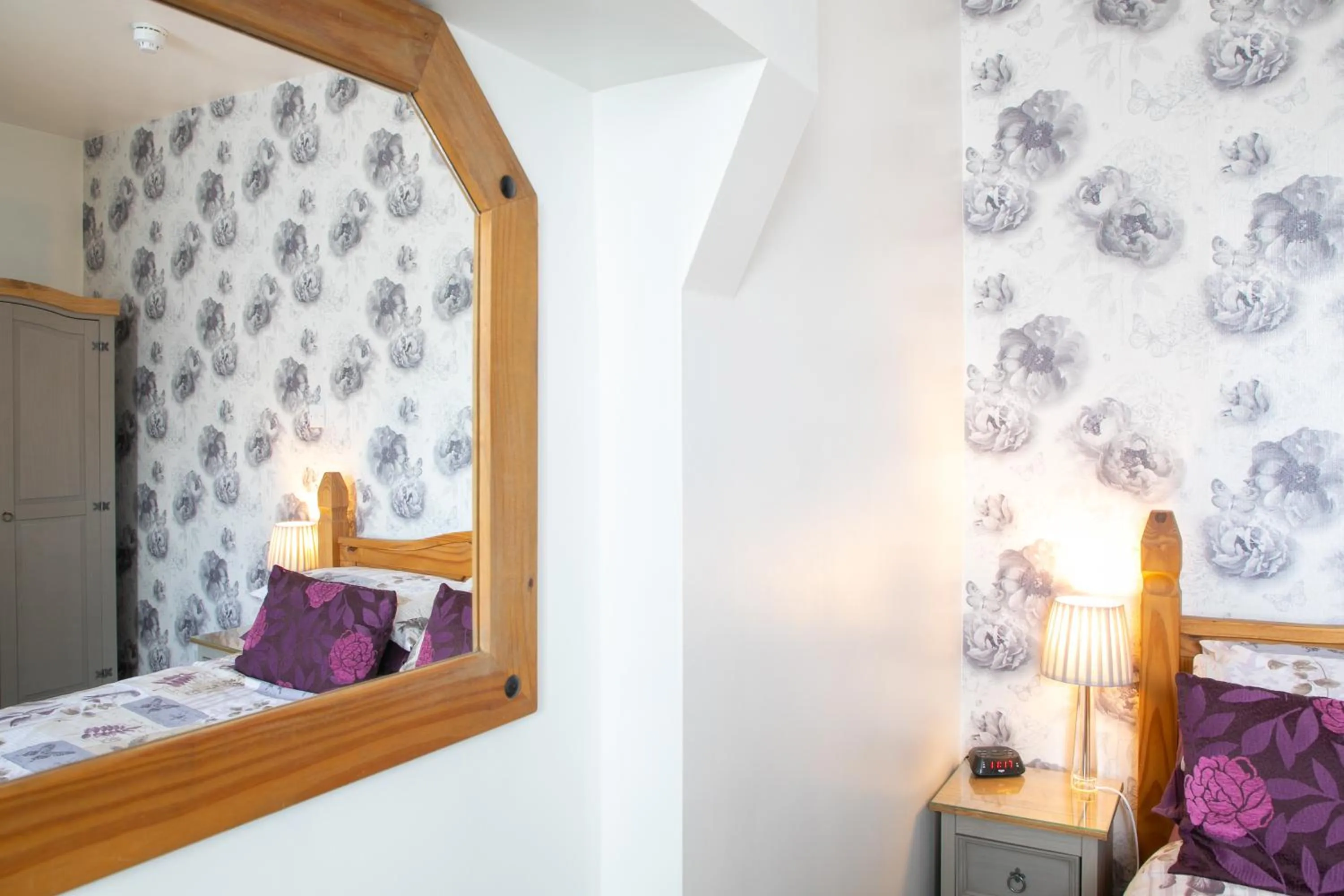 Bed in Jacaranda Hotel