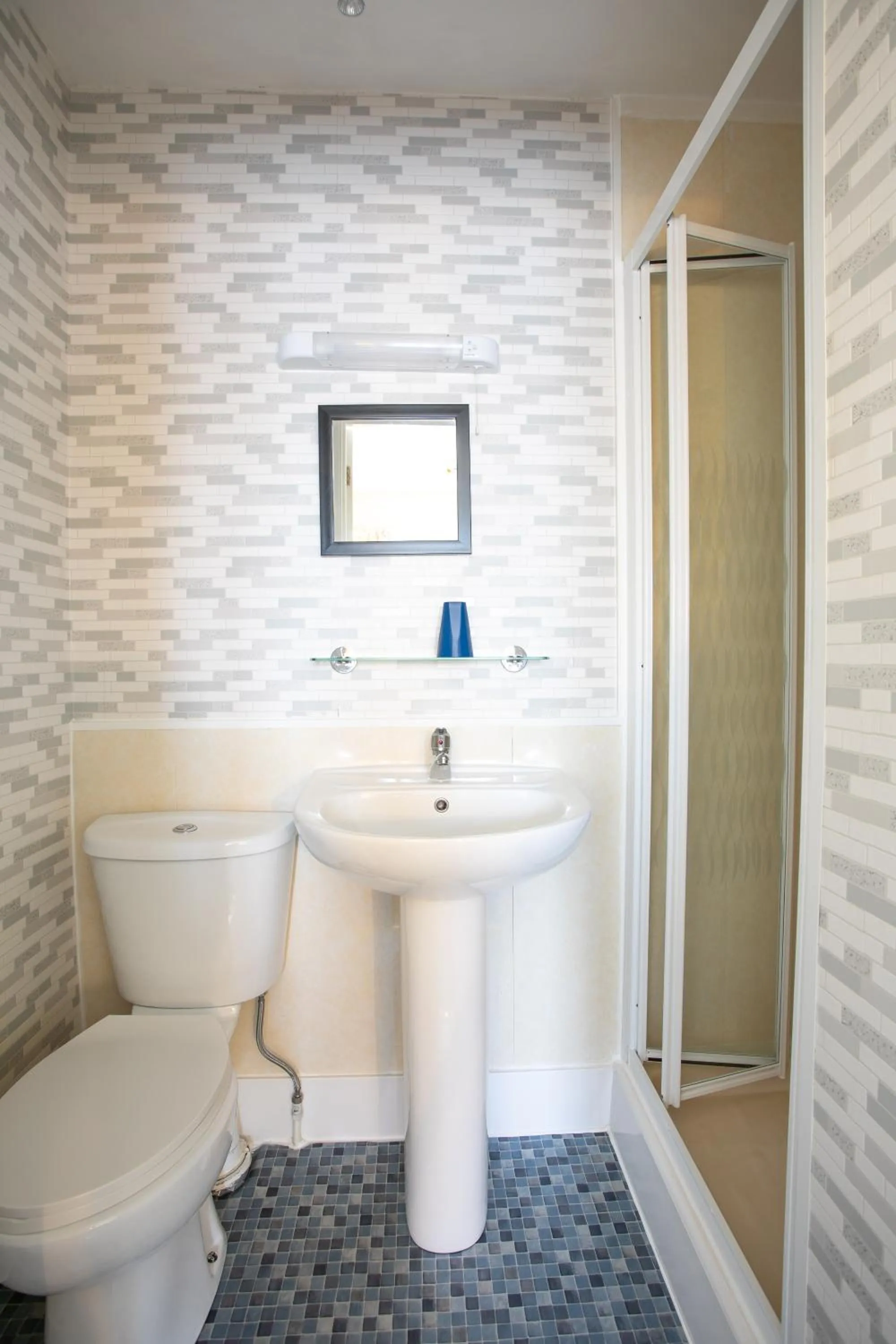 Bathroom in Jacaranda Hotel