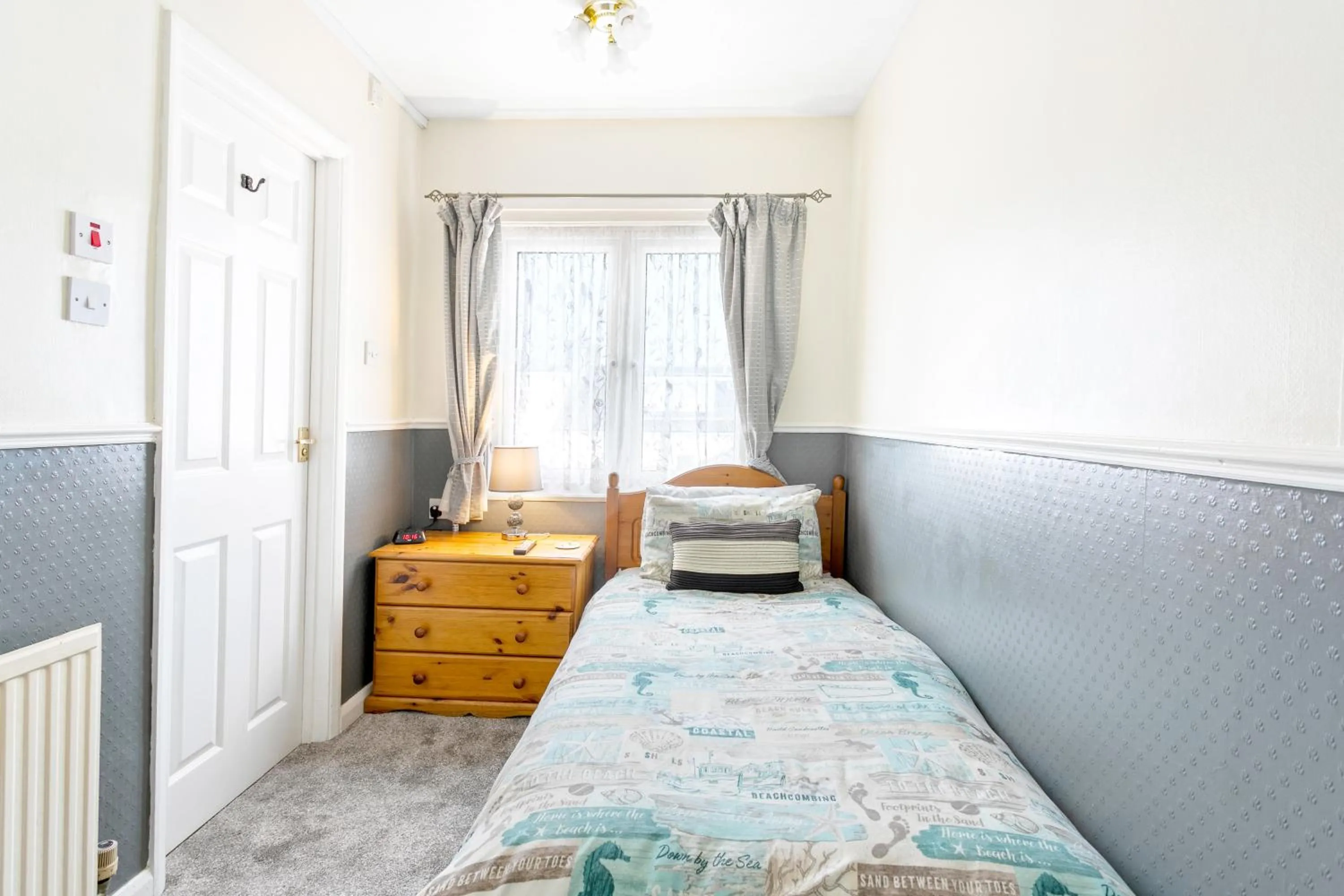 Photo of the whole room, Bed in Jacaranda Hotel