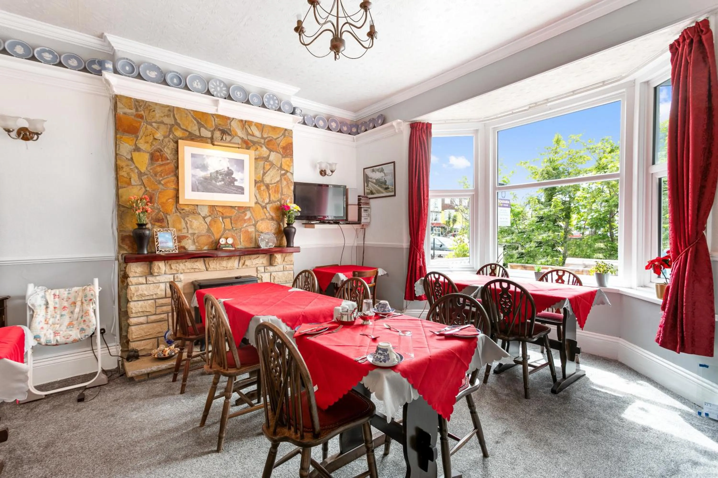 Dining area in Jacaranda Hotel