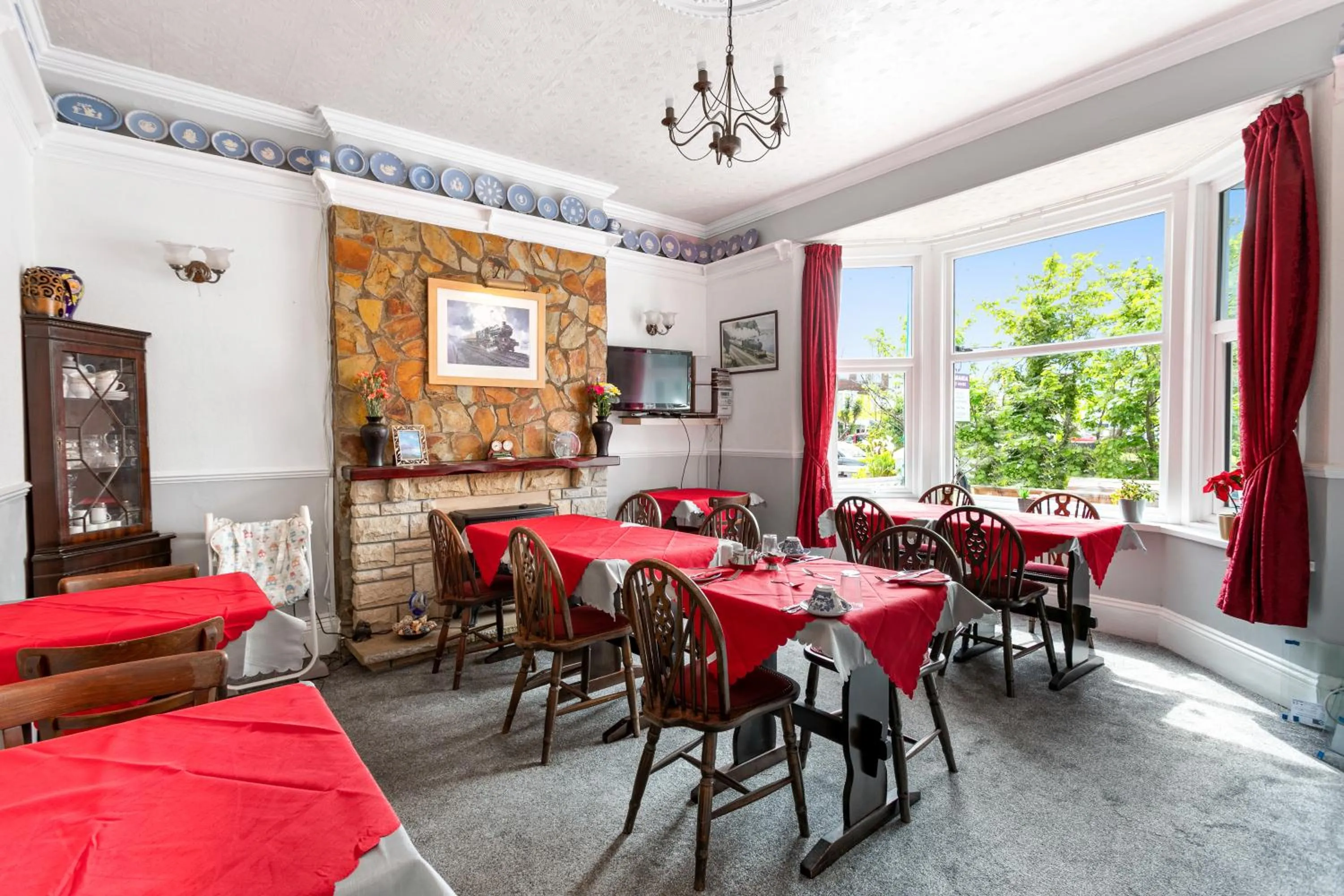 Dining area in Jacaranda Hotel