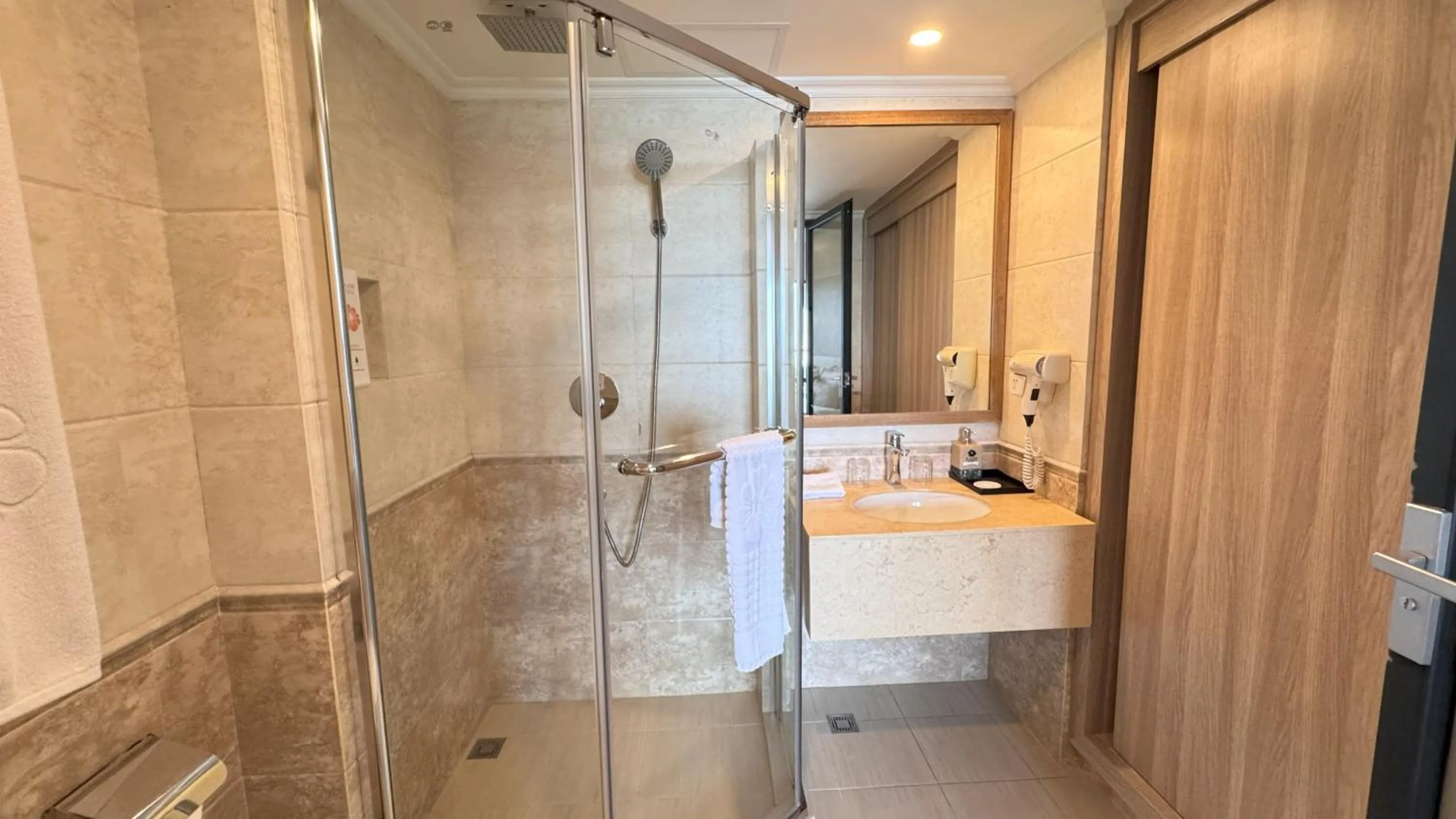 Bathroom in Kaani Grand Seaview
