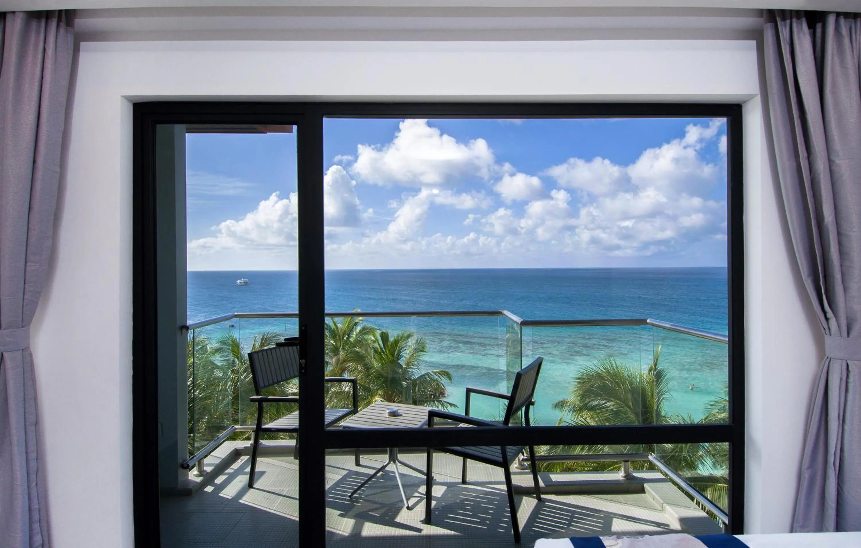 Balcony/Terrace in Kaani Grand Seaview