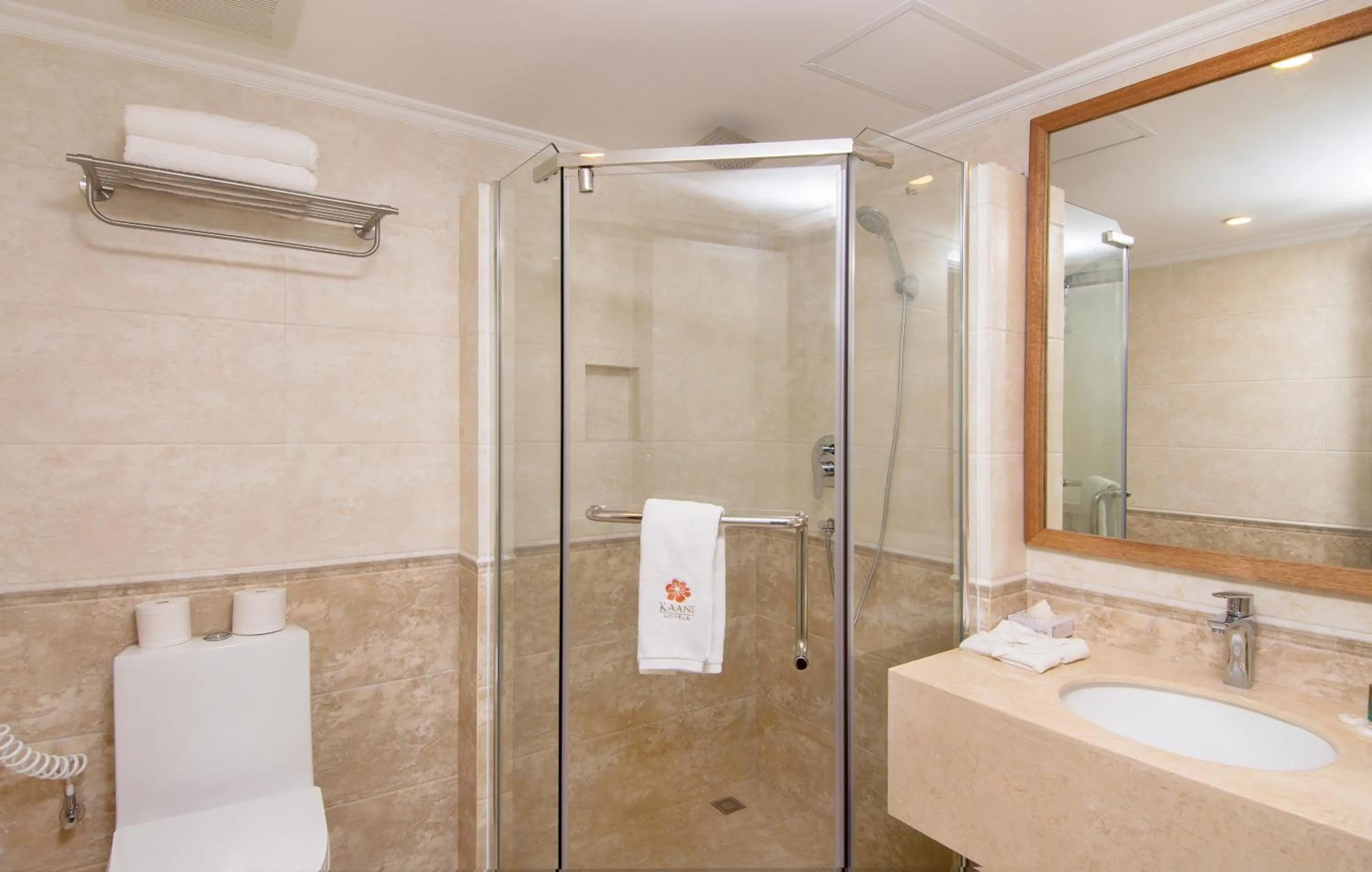 Shower in Kaani Grand Seaview