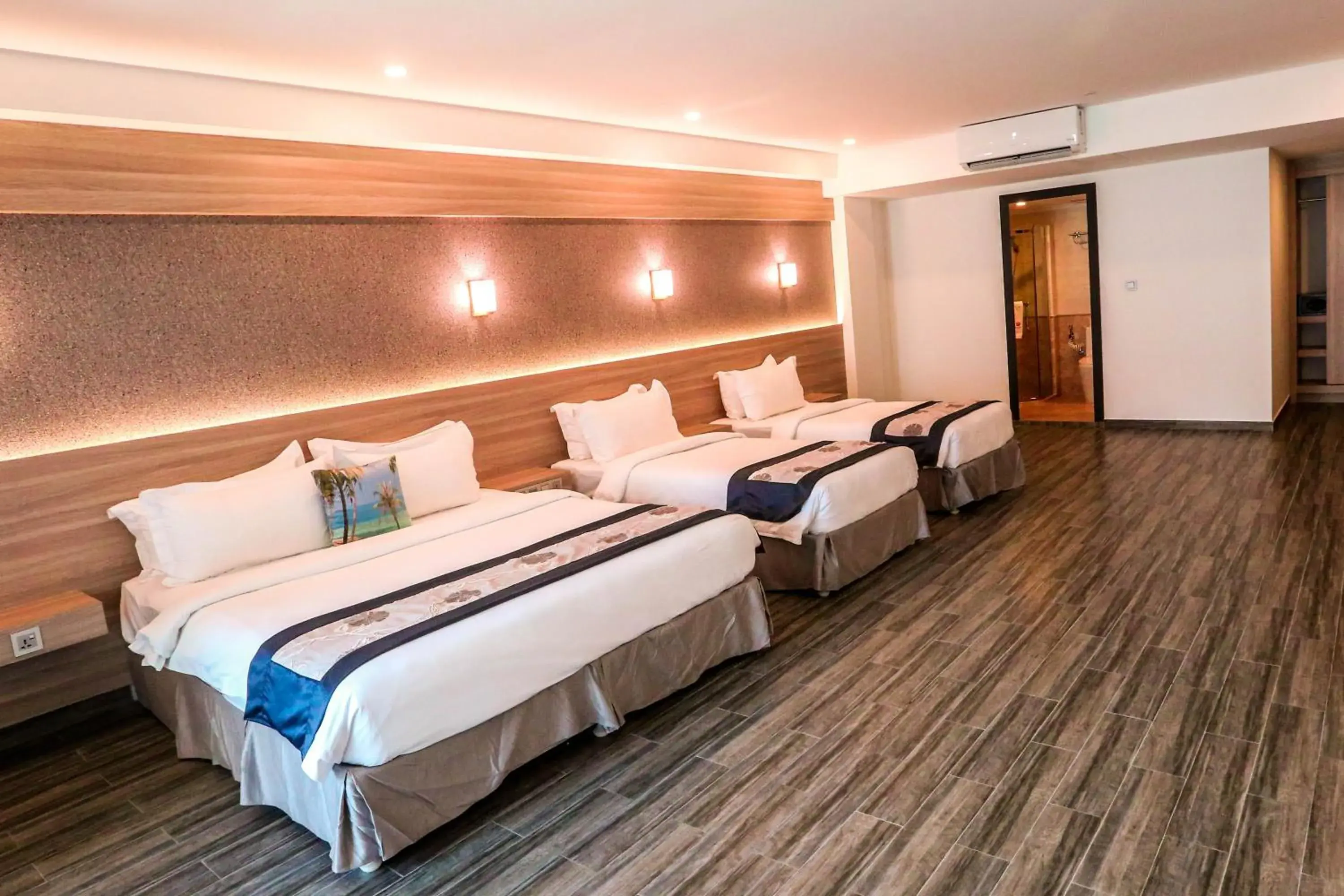 Quadruple Room with City View and Private Balcony in Kaani Grand Seaview Quadruple Room with City View and Private Balcony in Kaani Grand Seaview