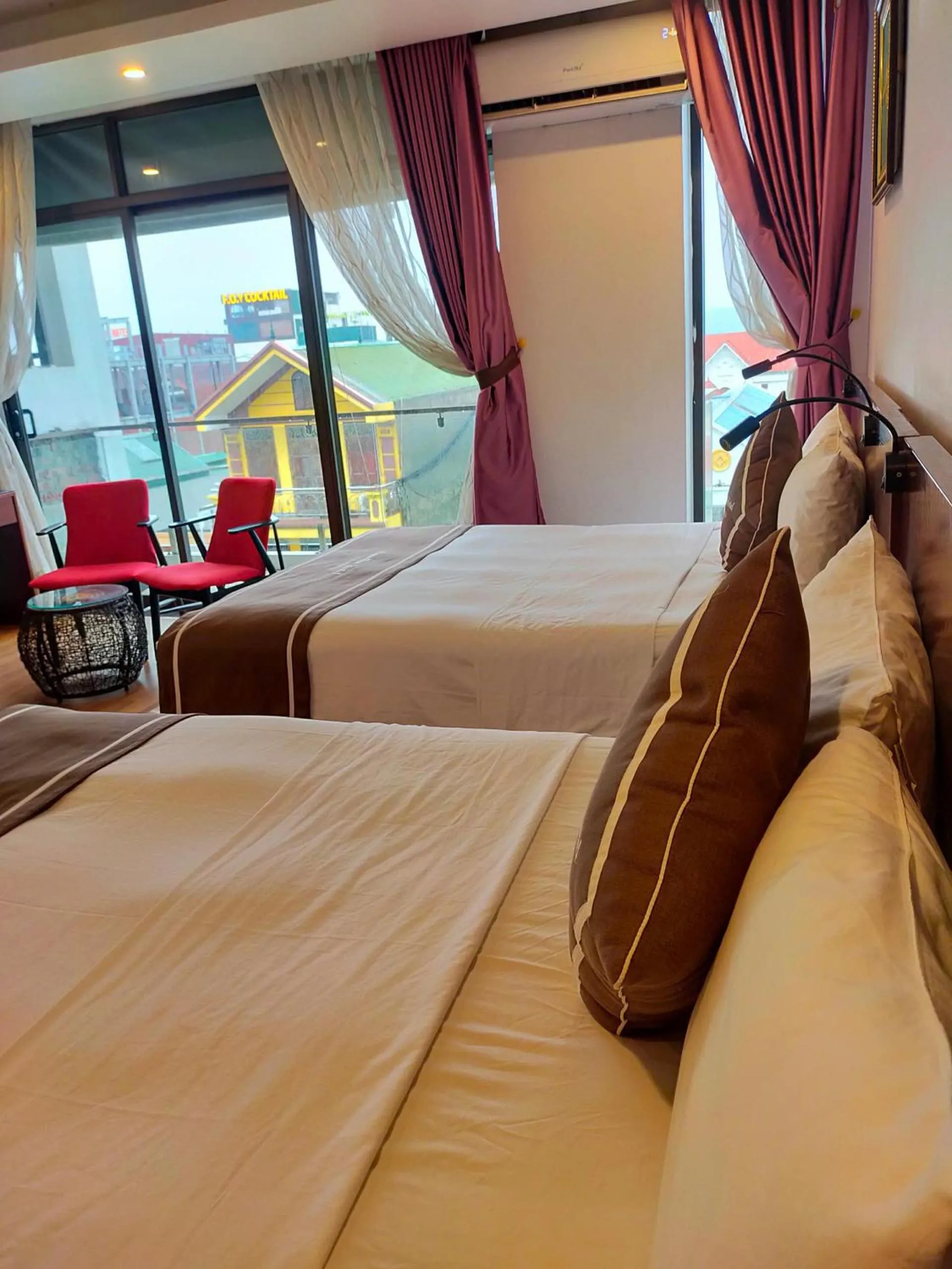 Bedroom, Bed in Camellia Hotel